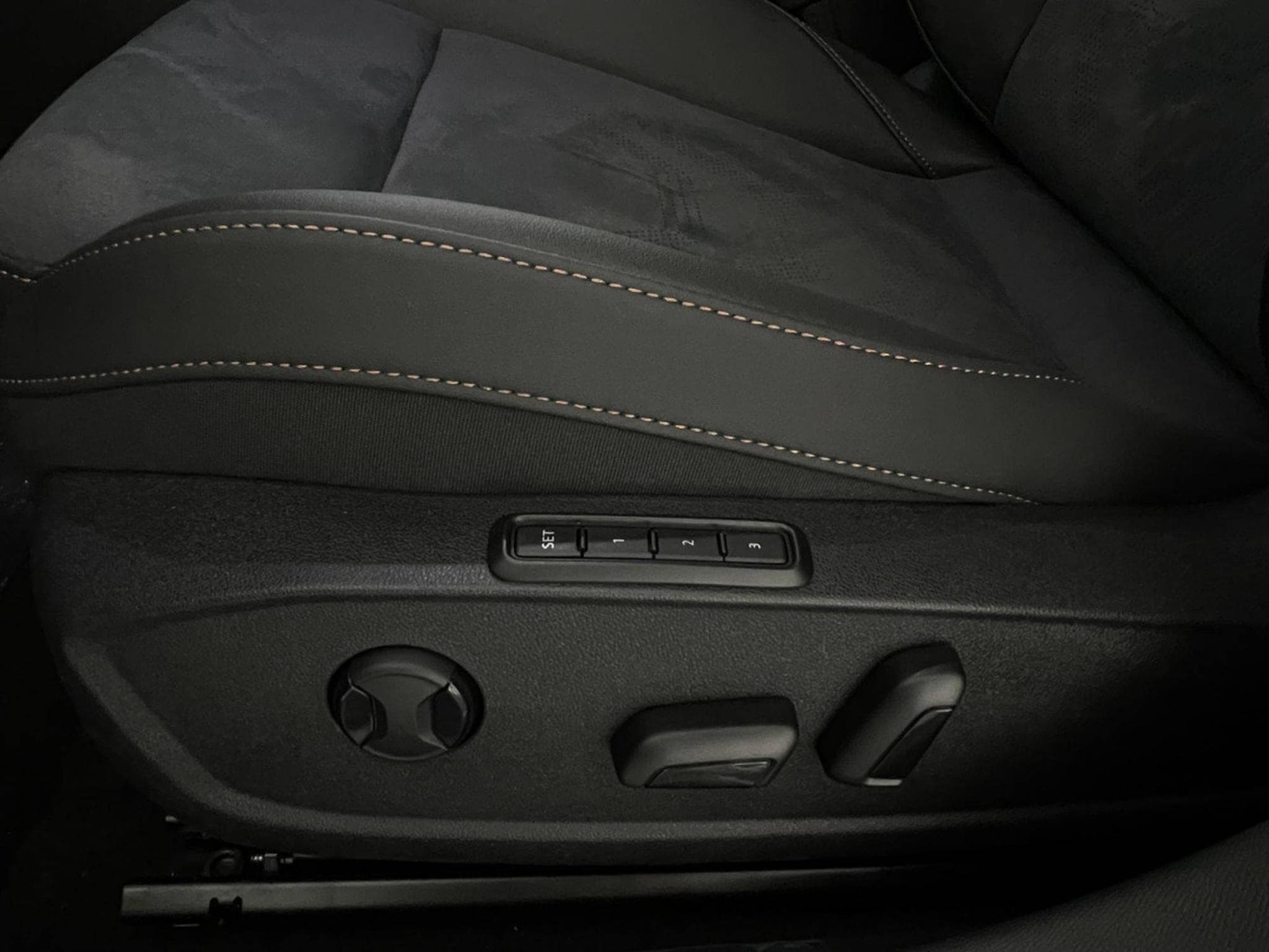 Cupra Formentor 2.0 TSI VZ 333 DSG 4 Drive (2025) - Photo 18