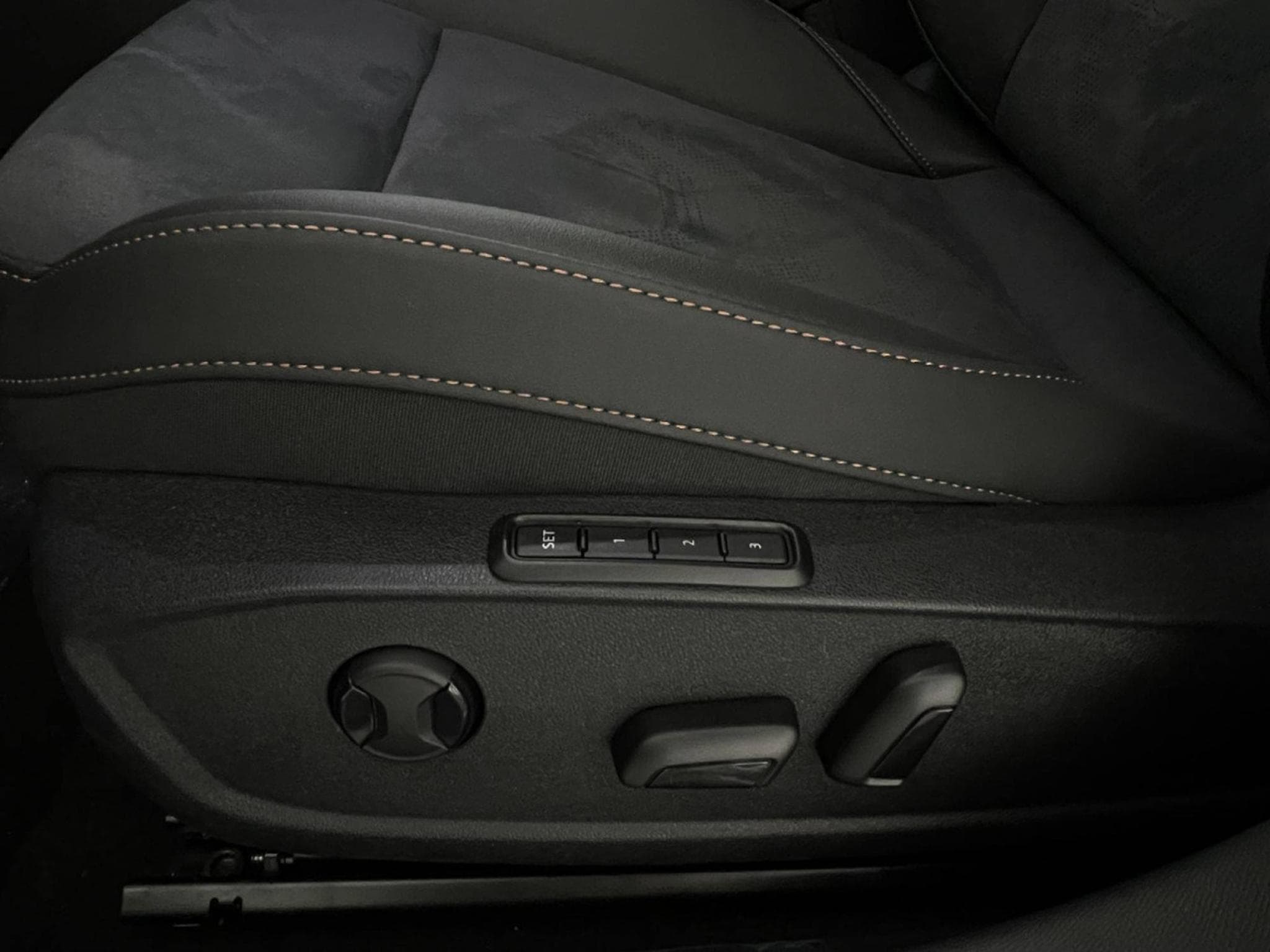 Cupra Formentor 2.0 TSI VZ 333 DSG 4 Drive (2025) - Photo 19