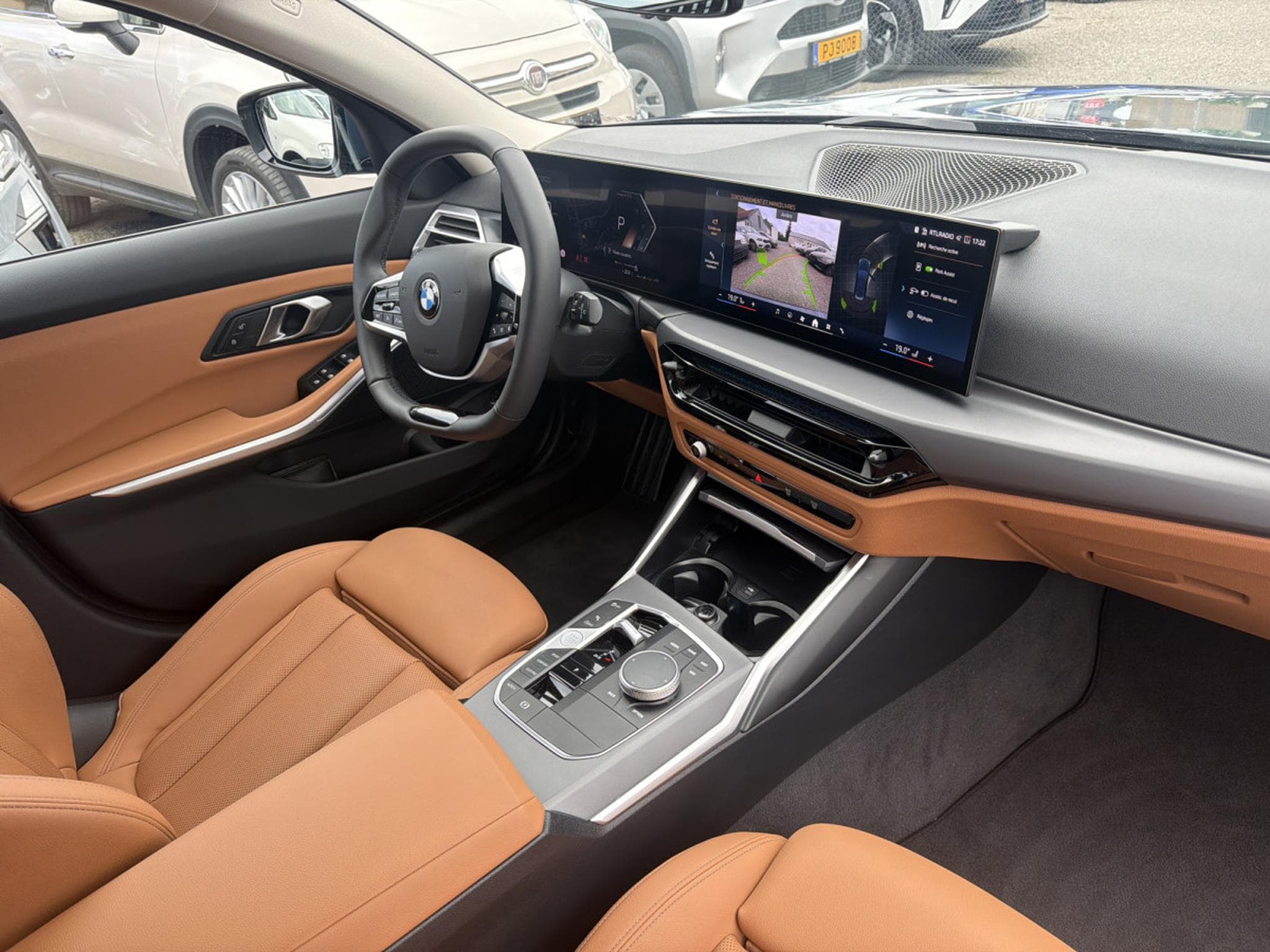 BMW 318 i BREAK AUTO 2.0 156CV BA8 (2024) - Photo 13