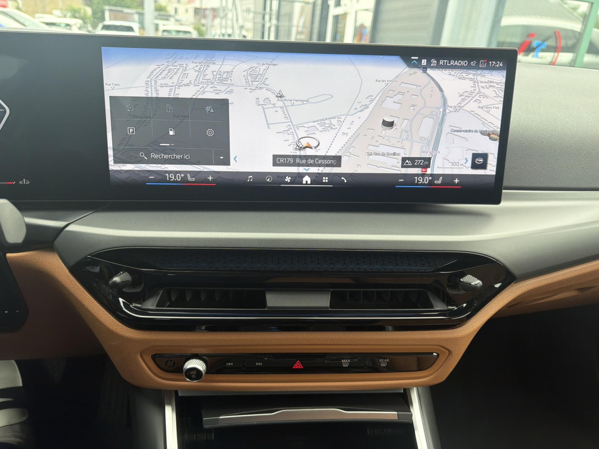 BMW 318 i BREAK AUTO 2.0 156CV BA8 (2024) - Photo 17