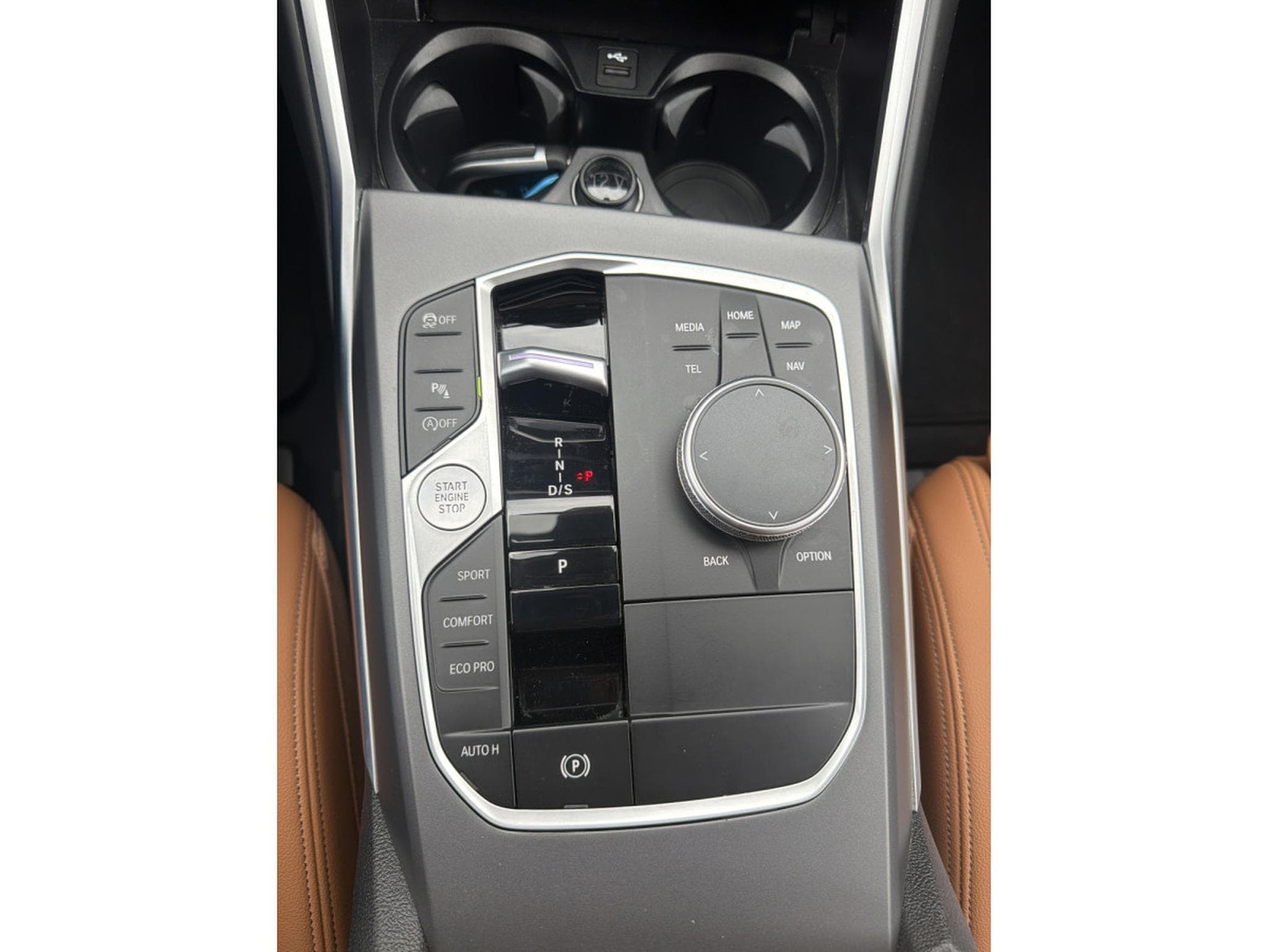 BMW 318 i BREAK AUTO 2.0 156CV BA8 (2024) - Photo 18