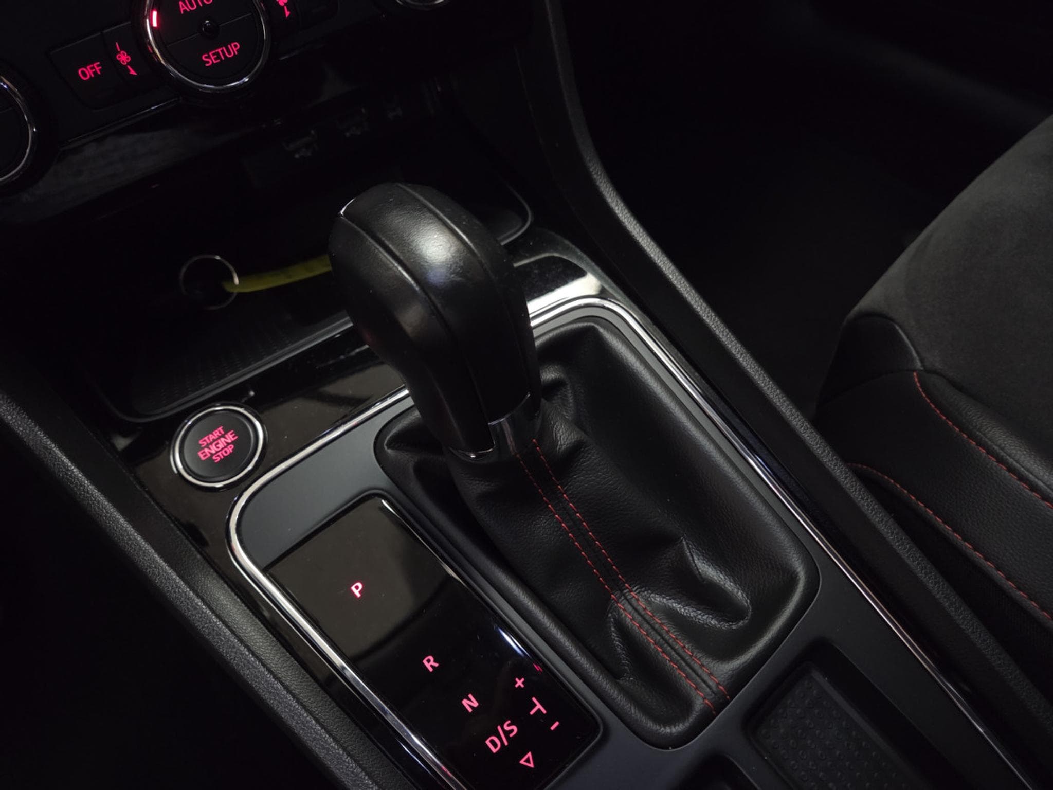 Seat Leon FR TSI DSG7 150CV (2020) - Photo 20