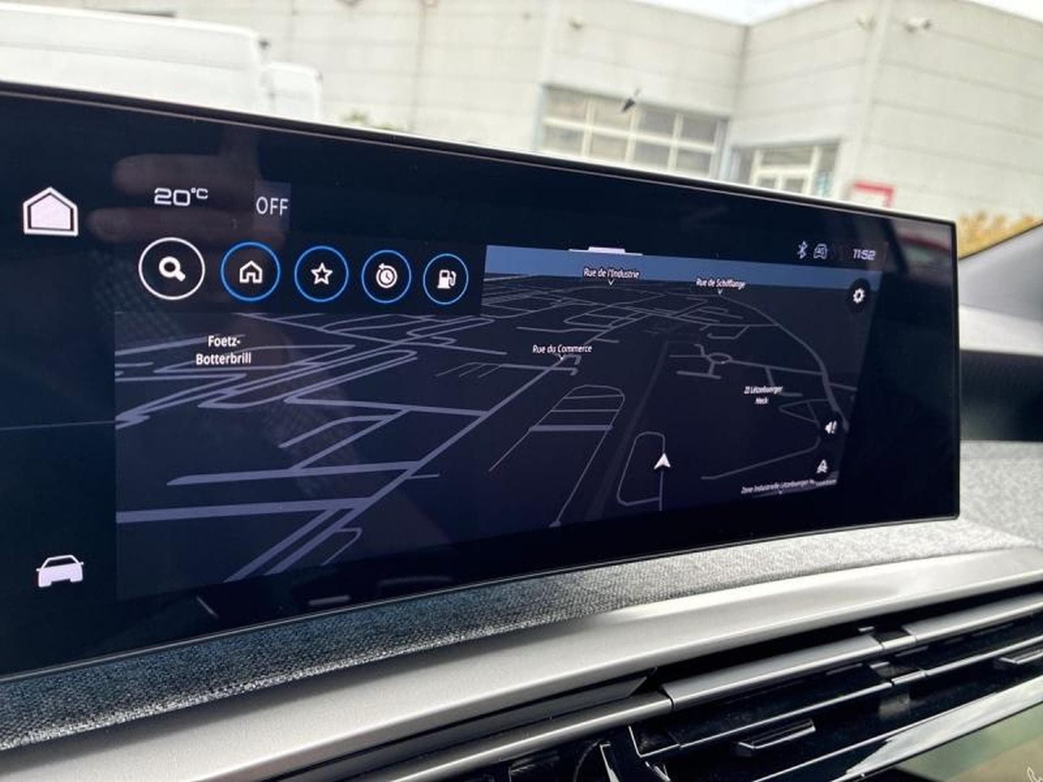 PEUGEOT 5008 Hybrid 136ch Allure e-DCS6 (2025) - Photo 6