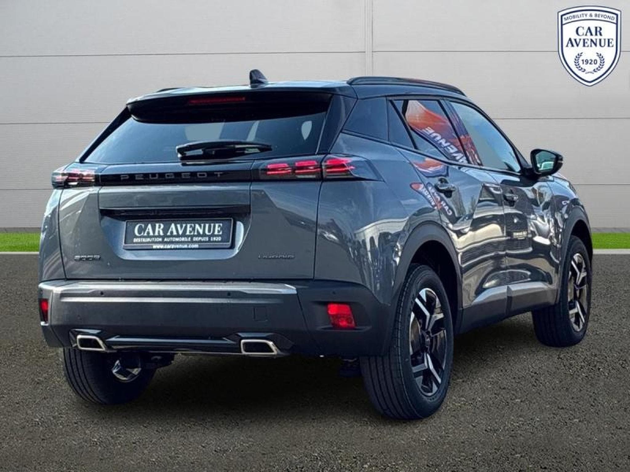 PEUGEOT 2008 1.2 Hybrid 145ch GT e-DCS6 (2025) - Photo 11