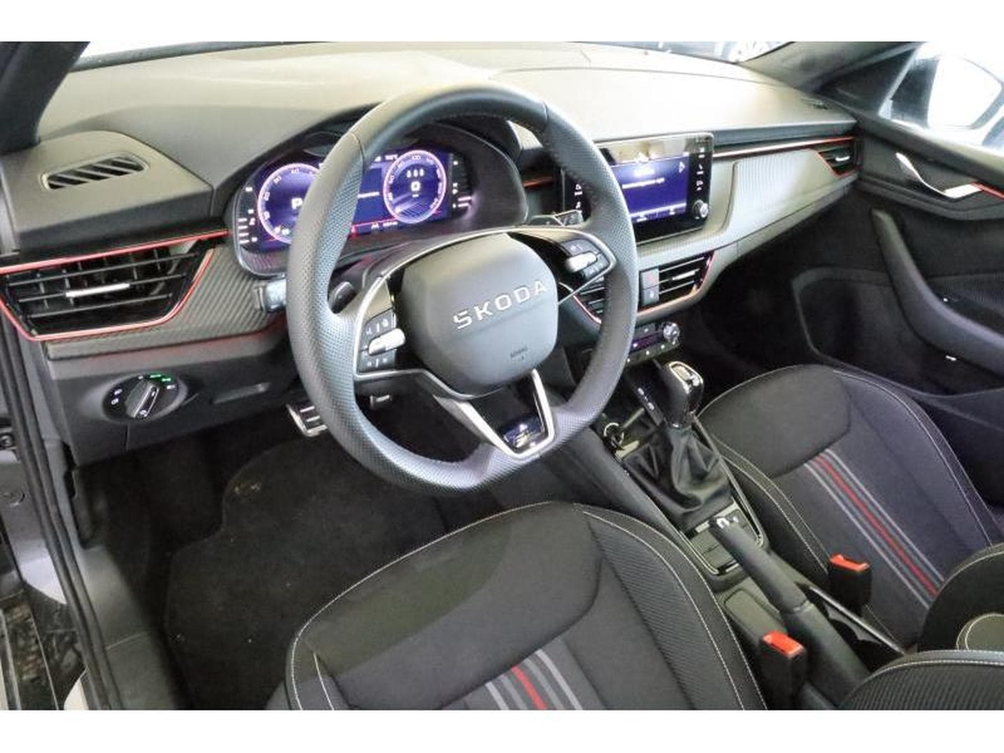 Skoda Kamiq Monte Carlo (2025) - Foto 10