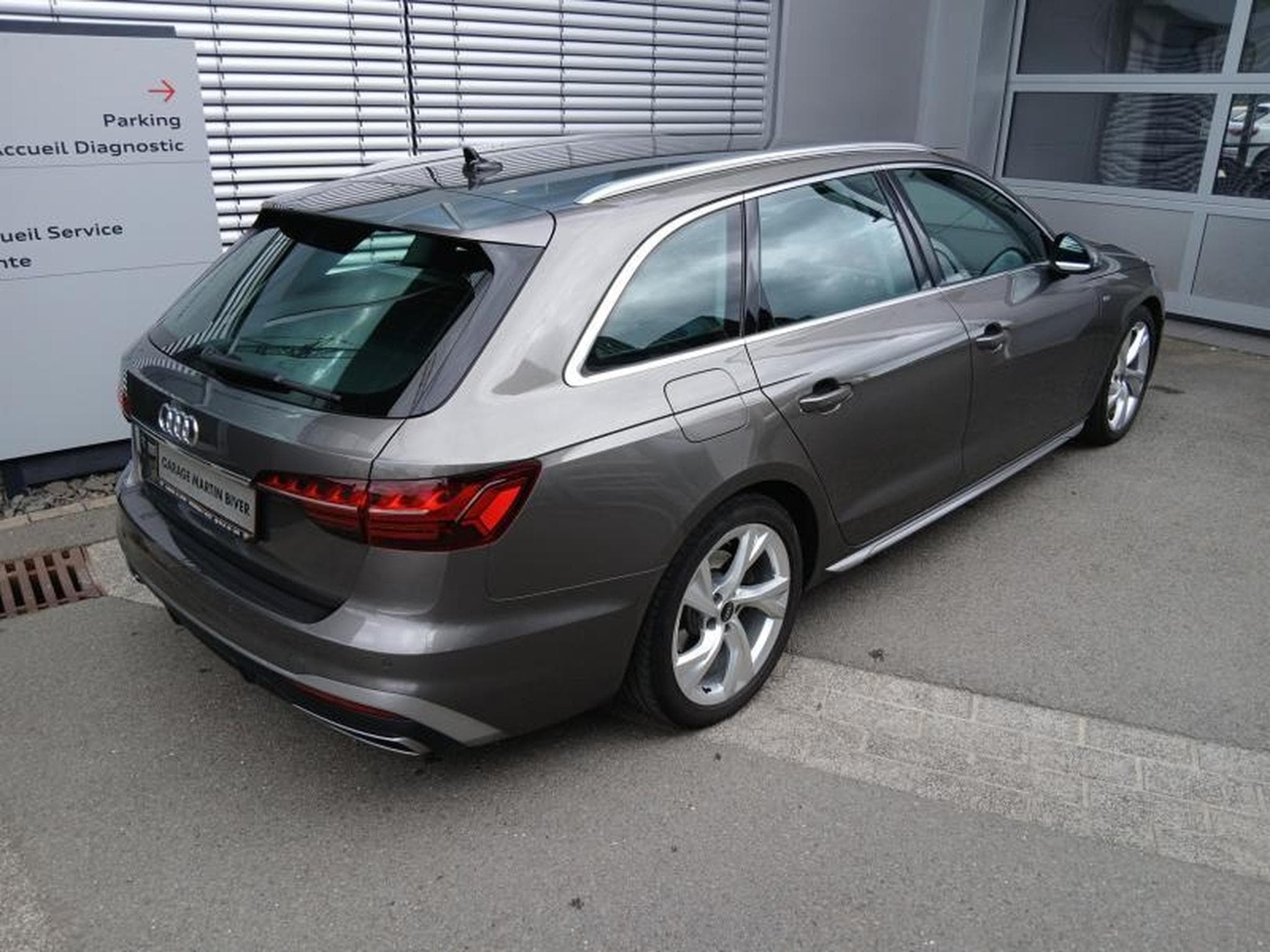 Audi A4 Avant S-line 35 TDI s-tronic (2021) - Photo 4