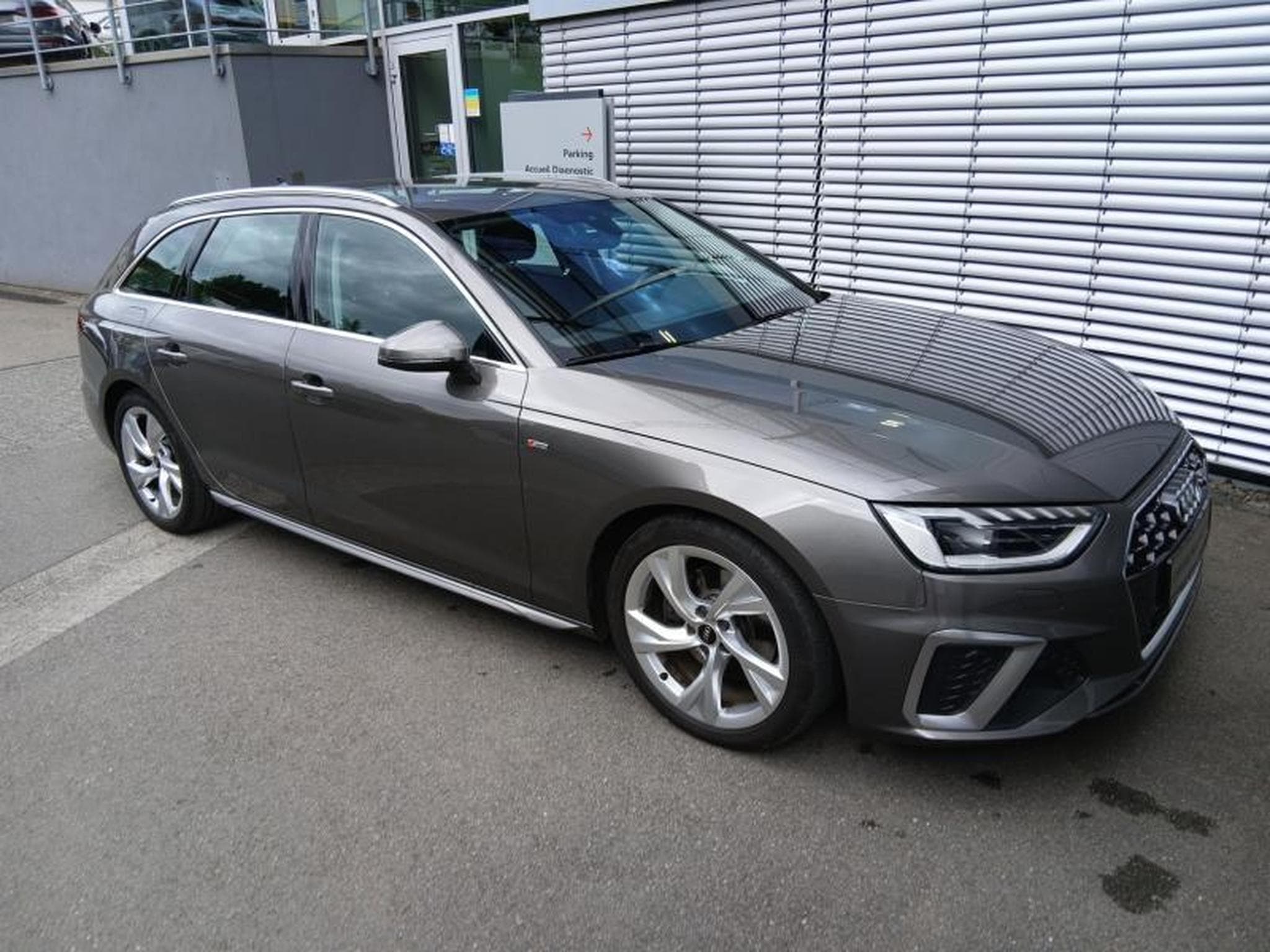 Audi A4 Avant S-line 35 TDI s-tronic (2021) - Photo 5