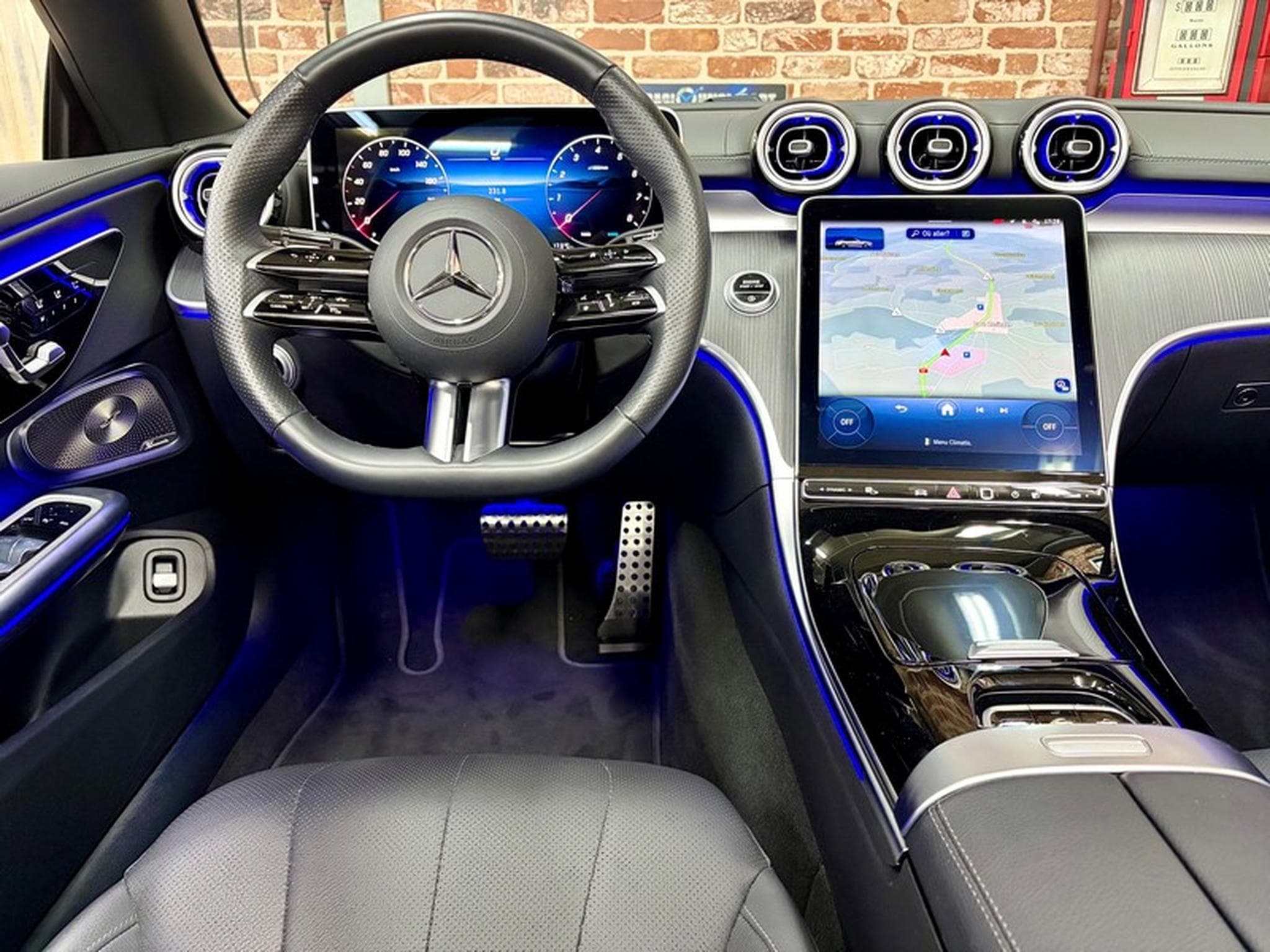 Mercedes CLE 200 CLE 200 Cabrio 2.0 204cv Auto AMG-LINE (2025) - Photo 4