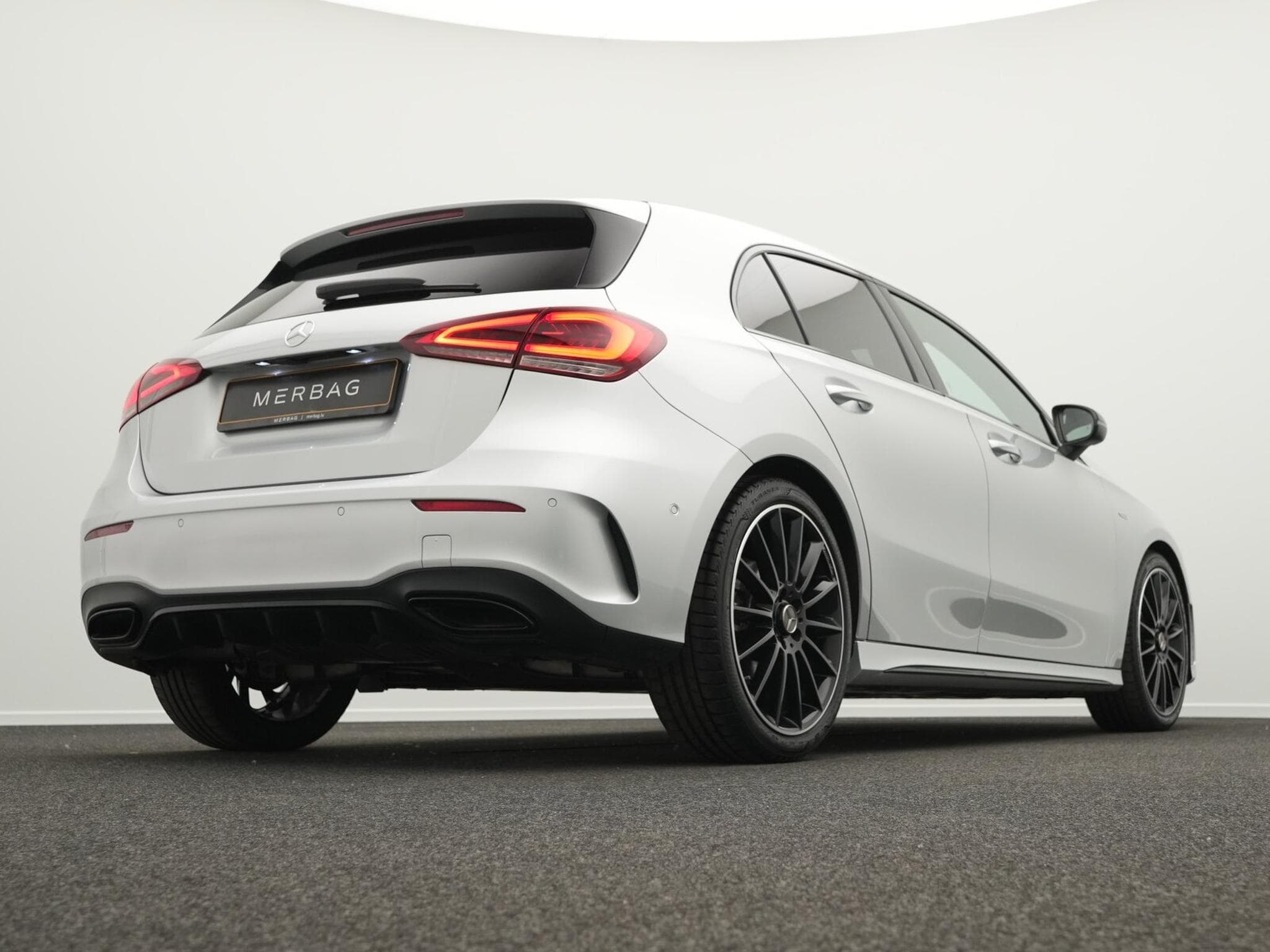 Mercedes A 200 AMG-Line Pano+Multi+19"+Ambi (2022) - Foto 9