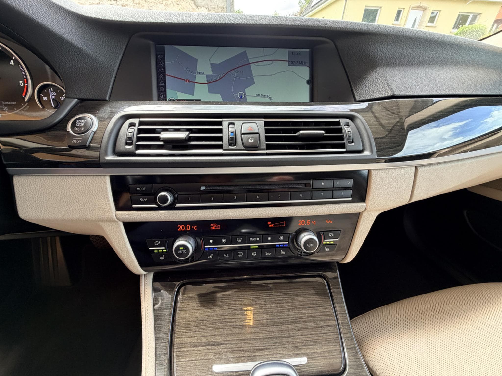 BMW 530 d xDrive Camera Head-UP, Toit Ouvrant 258cv (2011) - Photo 14