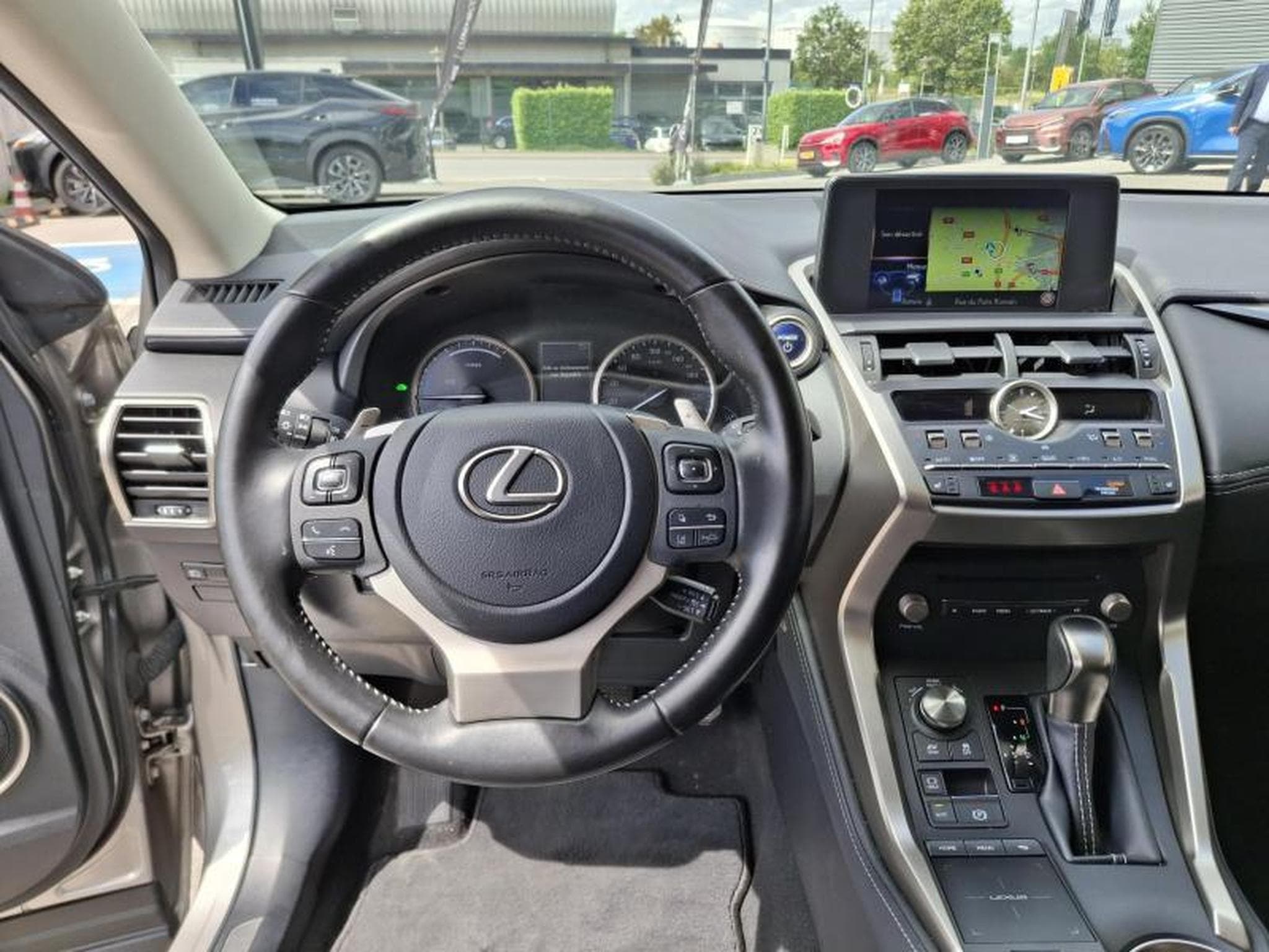 Lexus NX Executive (2020) - Foto 13