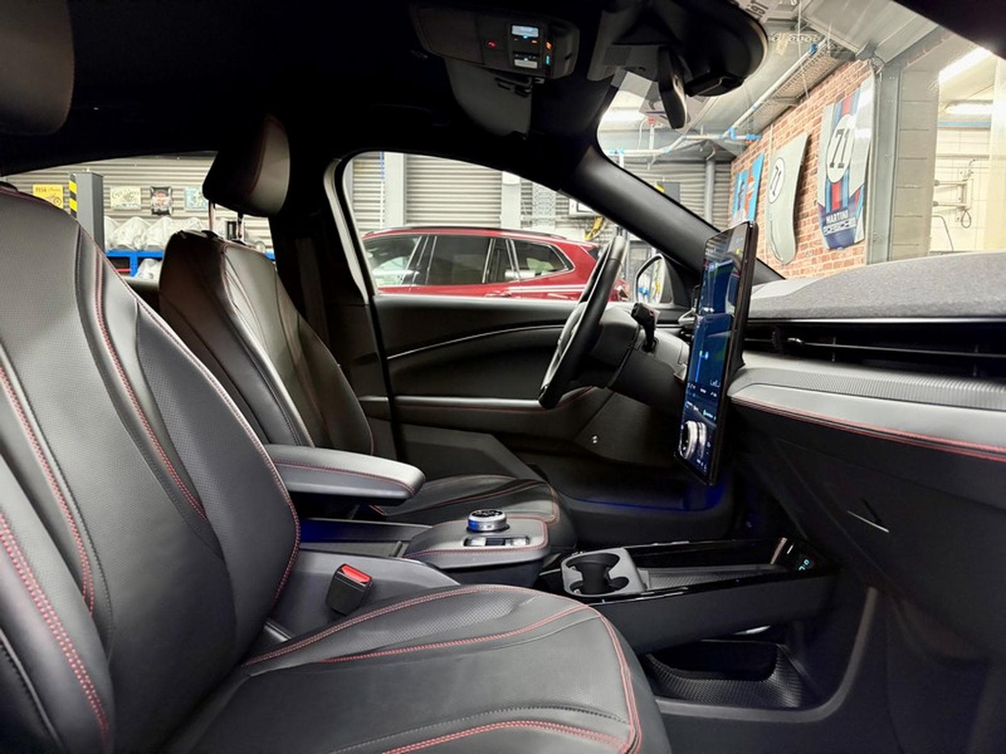 Ford Mustang Mach-E Mustang Mach-E 294cv 99Kw/h RWD RANGE PREMIUM (2024) - Foto 8