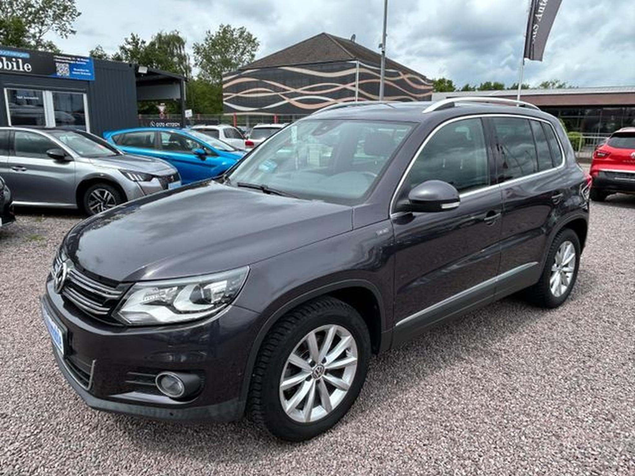 VW Tiguan Tiguan Lounge Sport &amp; Style BMT *Bi-Xenon*Navi* (2015) - Photo 1