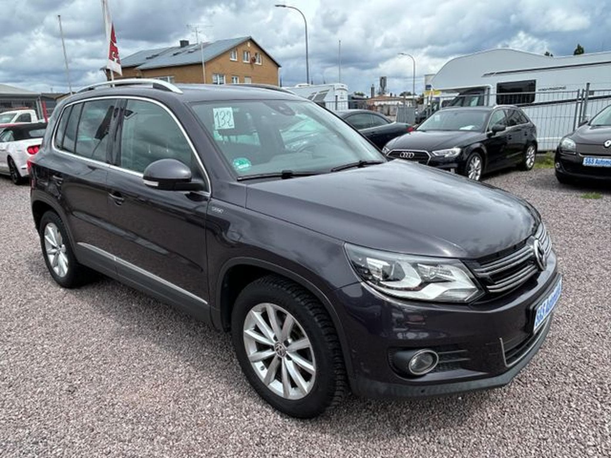 VW Tiguan Tiguan Lounge Sport &amp; Style BMT *Bi-Xenon*Navi* (2015) - Photo 3