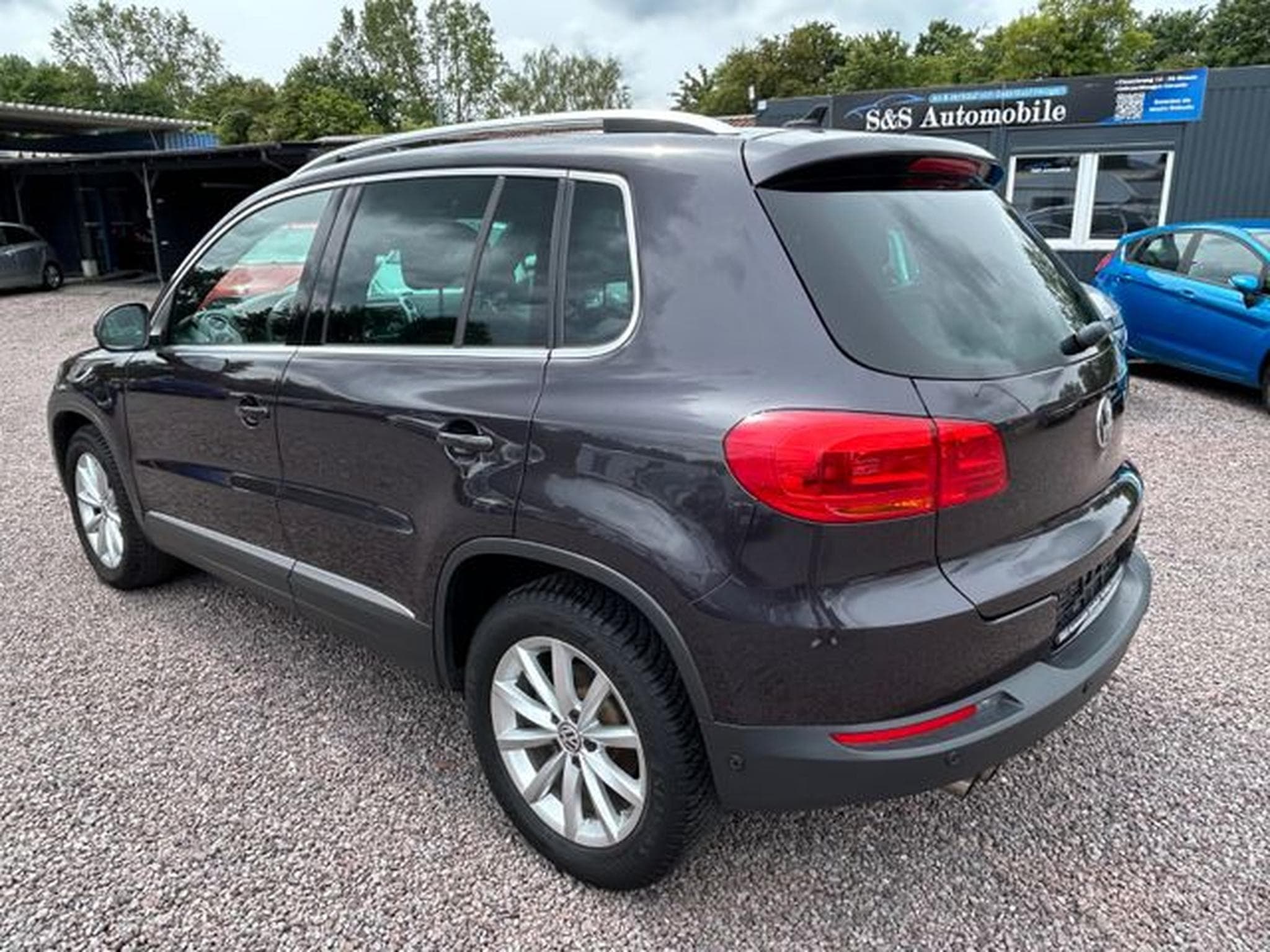 VW Tiguan Tiguan Lounge Sport &amp; Style BMT *Bi-Xenon*Navi* (2015) - Photo 6