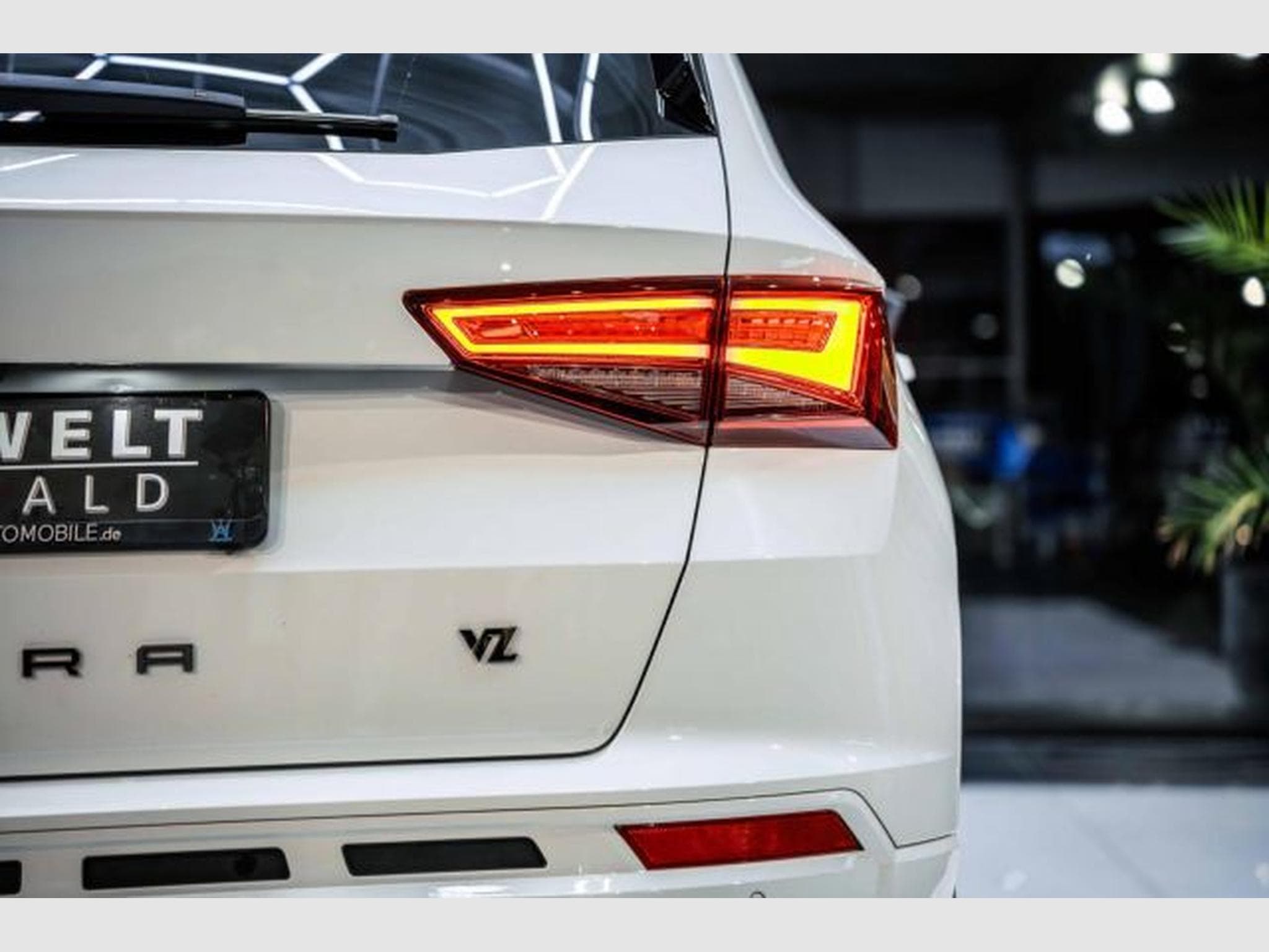 Cupra Ateca Ateca VZ 4Drive 2.0 TSI DSG NAVI AKRAPOVIC AHK (2024) - Photo 13