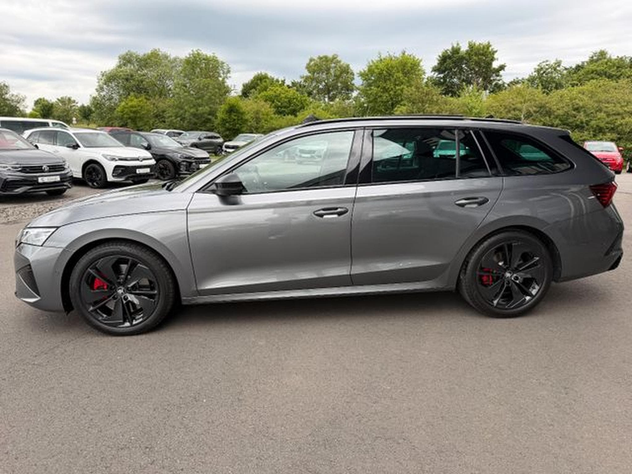 Skoda Octavia Octavia Kombi 2.0TSI RS Facelift Pano Canton ACC (2025) - Photo 10