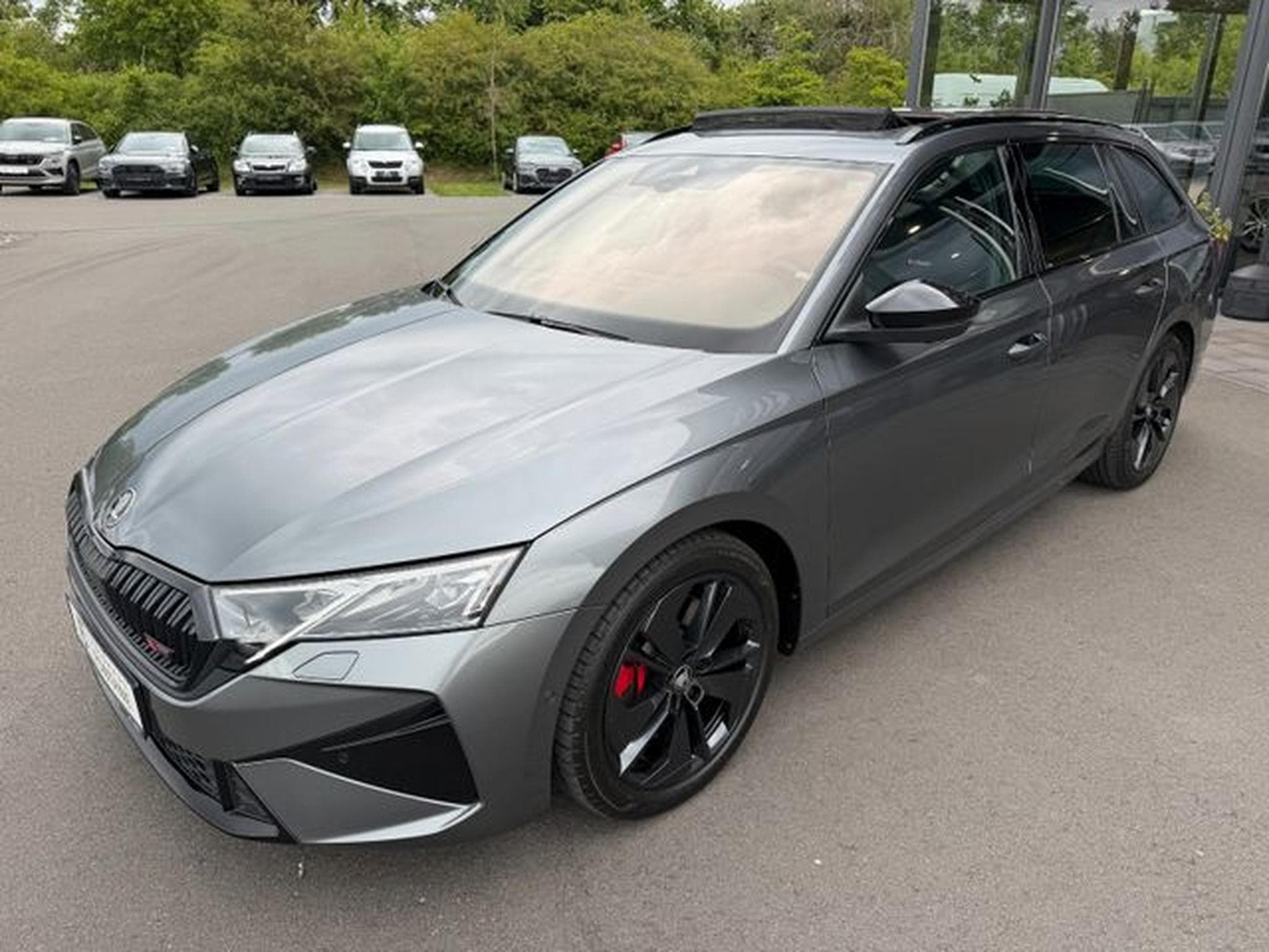 Skoda Octavia Octavia Kombi 2.0TSI RS Facelift Pano Canton ACC (2025) - Photo 2
