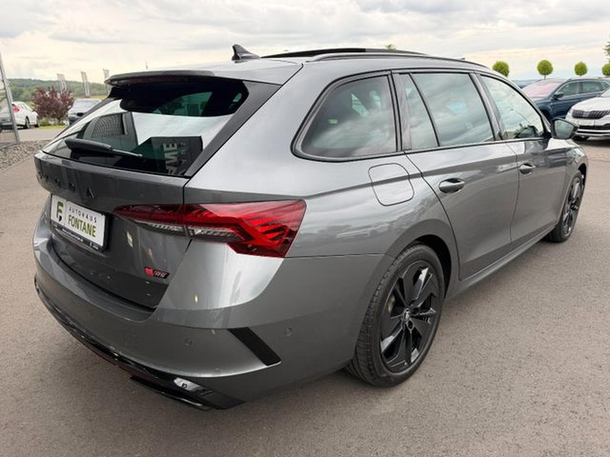Skoda Octavia Octavia Kombi 2.0TSI RS Facelift Pano Canton ACC (2025) - Photo 7