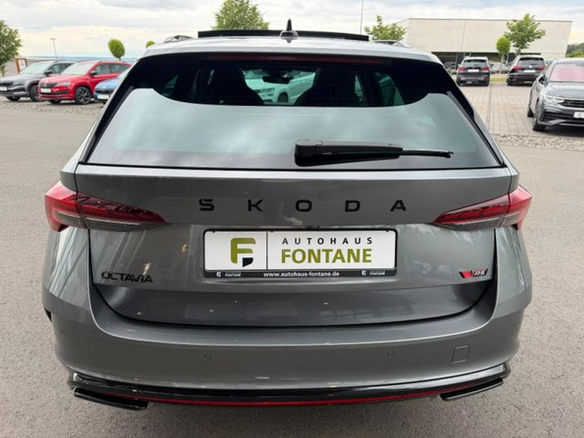 Skoda Octavia Octavia Kombi 2.0TSI RS Facelift Pano Canton ACC (2025) - Photo 8