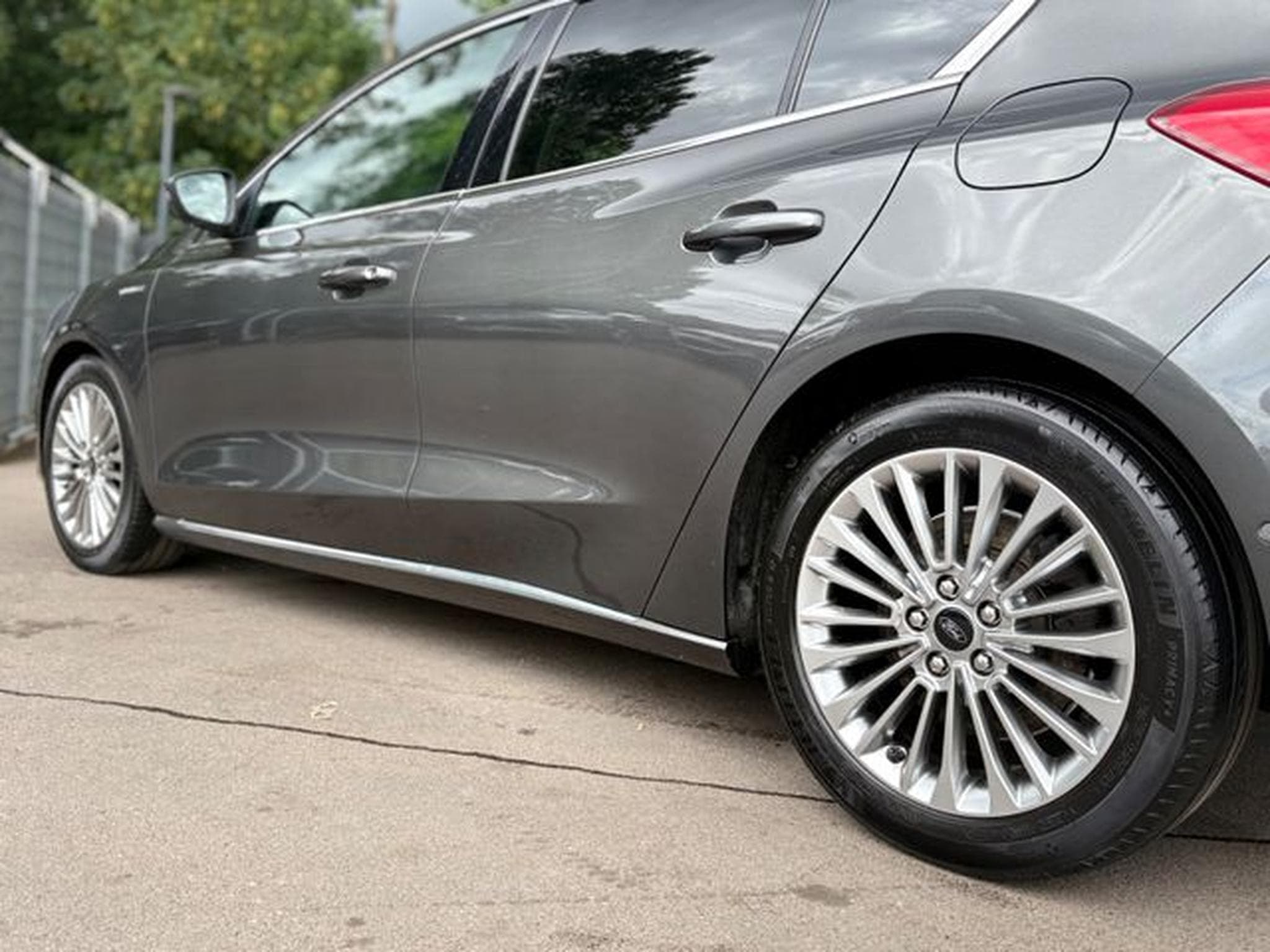Ford Focus FOCUS VIGNALE *1.HAND*HEAD-UP*KAMERA*NAVI* (2020) - Foto 14