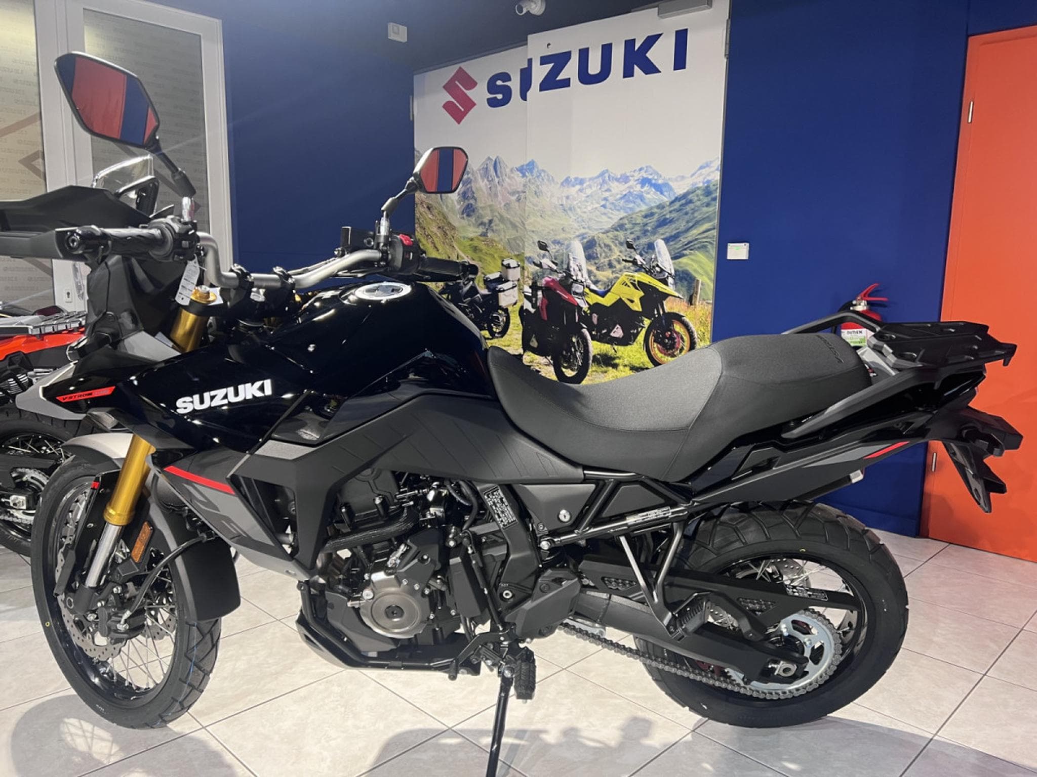 Suzuki V-Strom 800DE (2026) - Photo 4