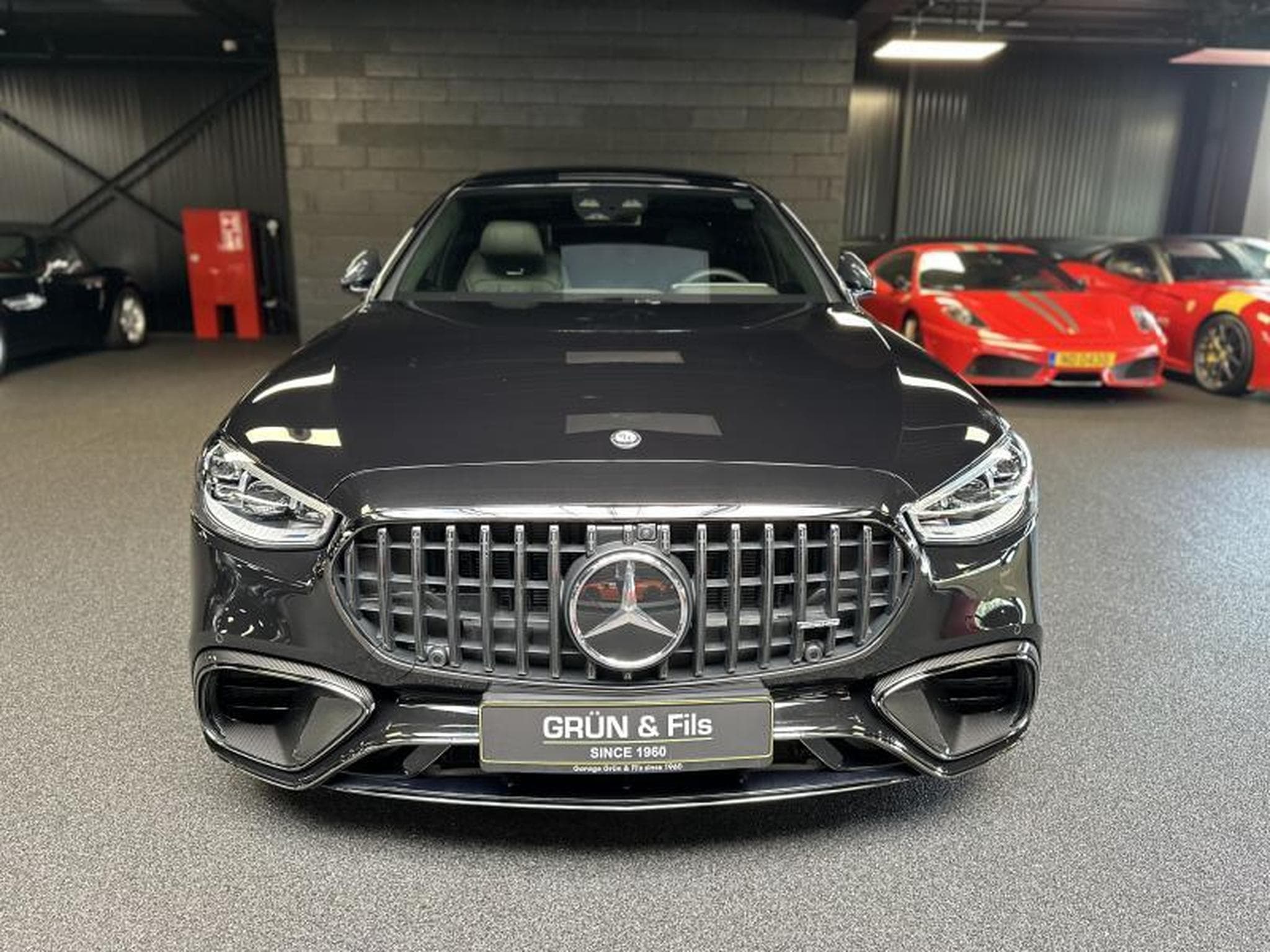 Mercedes S 63 AMG E-performance UPE 287K (2023) - Photo 2