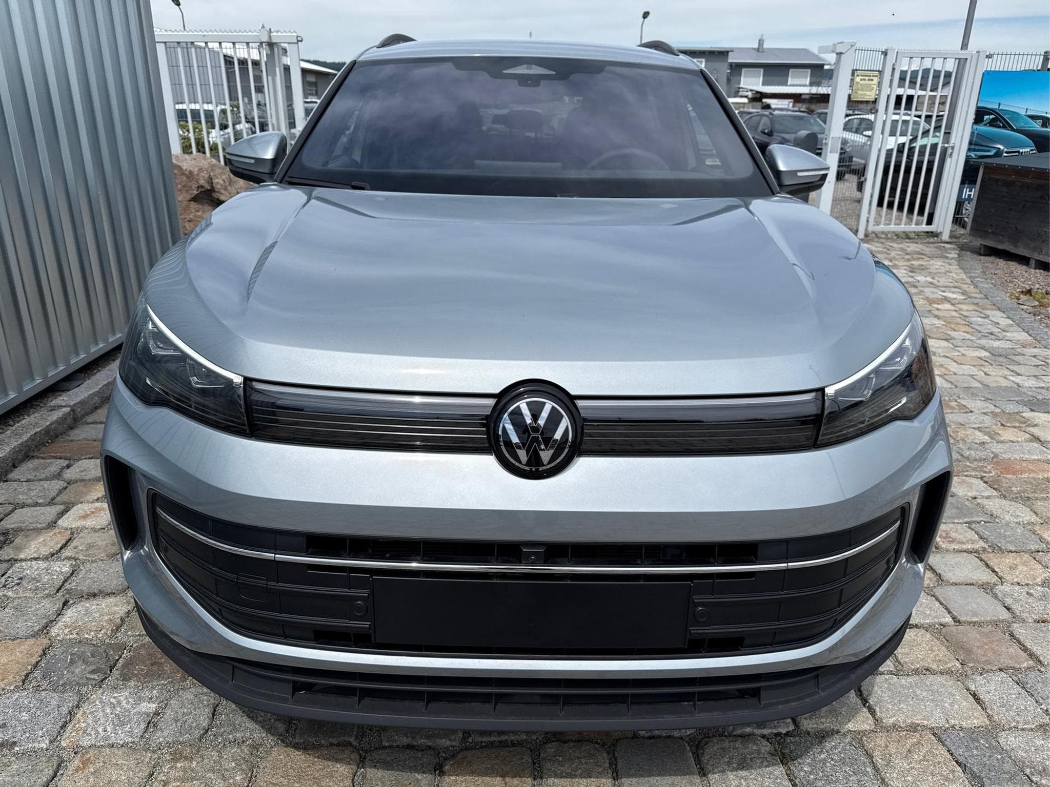 VW Tiguan Prime Edition Plug-In-Hybrid (2026) - Photo 2