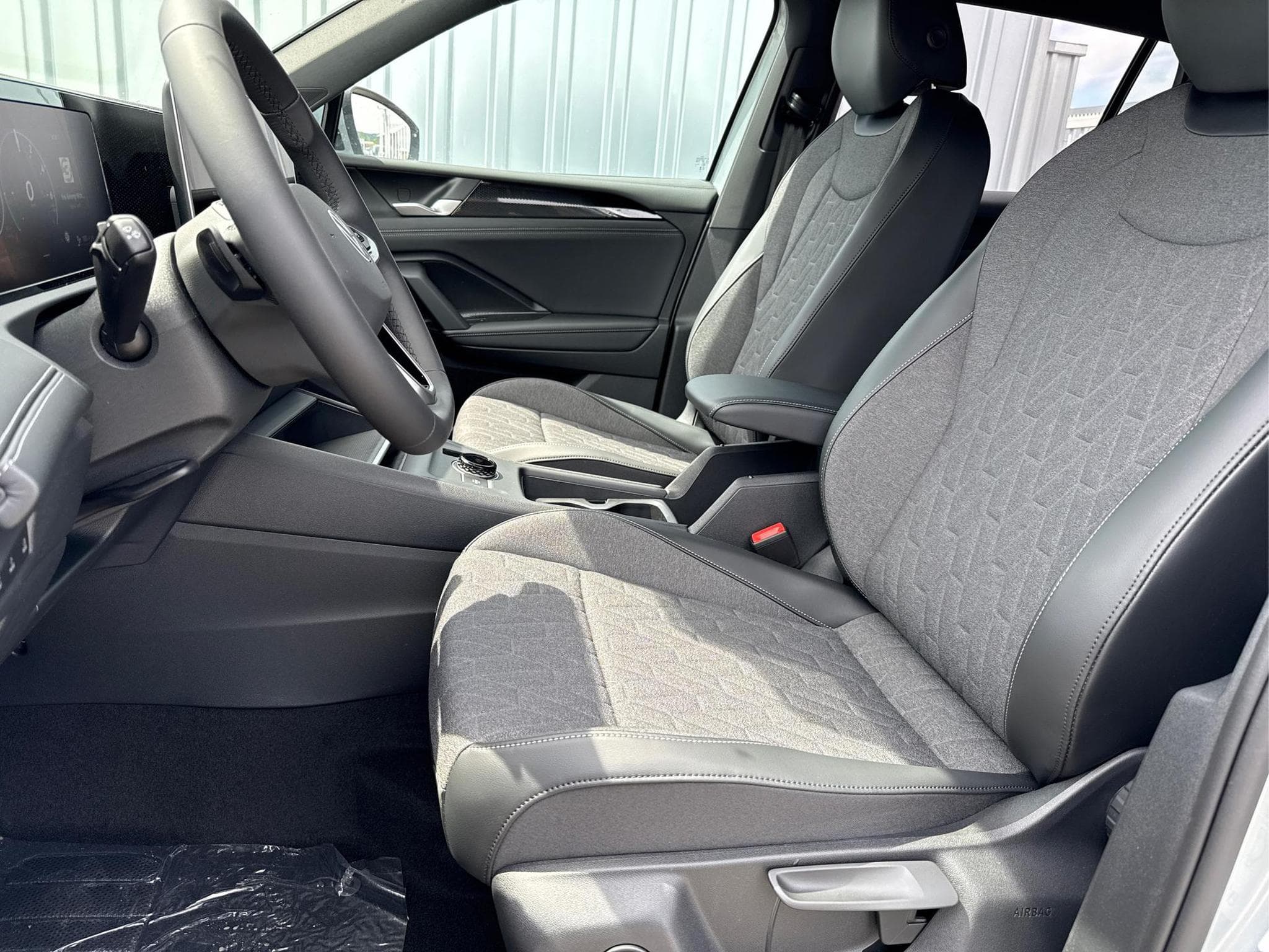 VW Tiguan Prime Edition Plug-In-Hybrid (2026) - Photo 8