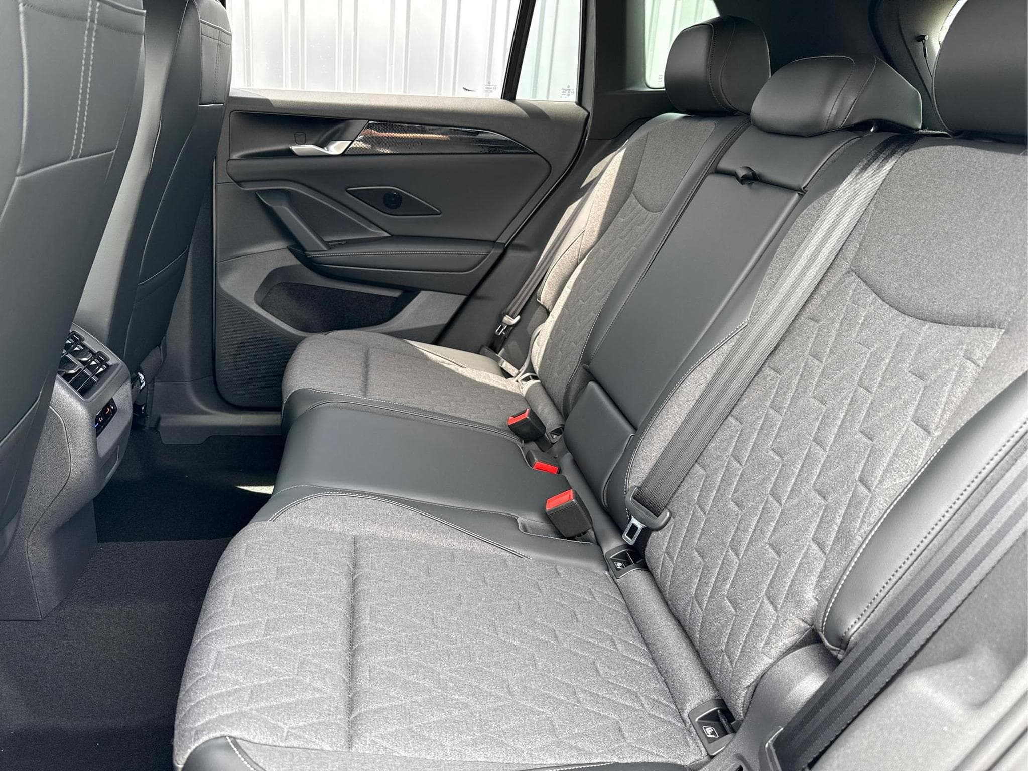 VW Tiguan Prime Edition Plug-In-Hybrid (2026) - Photo 9