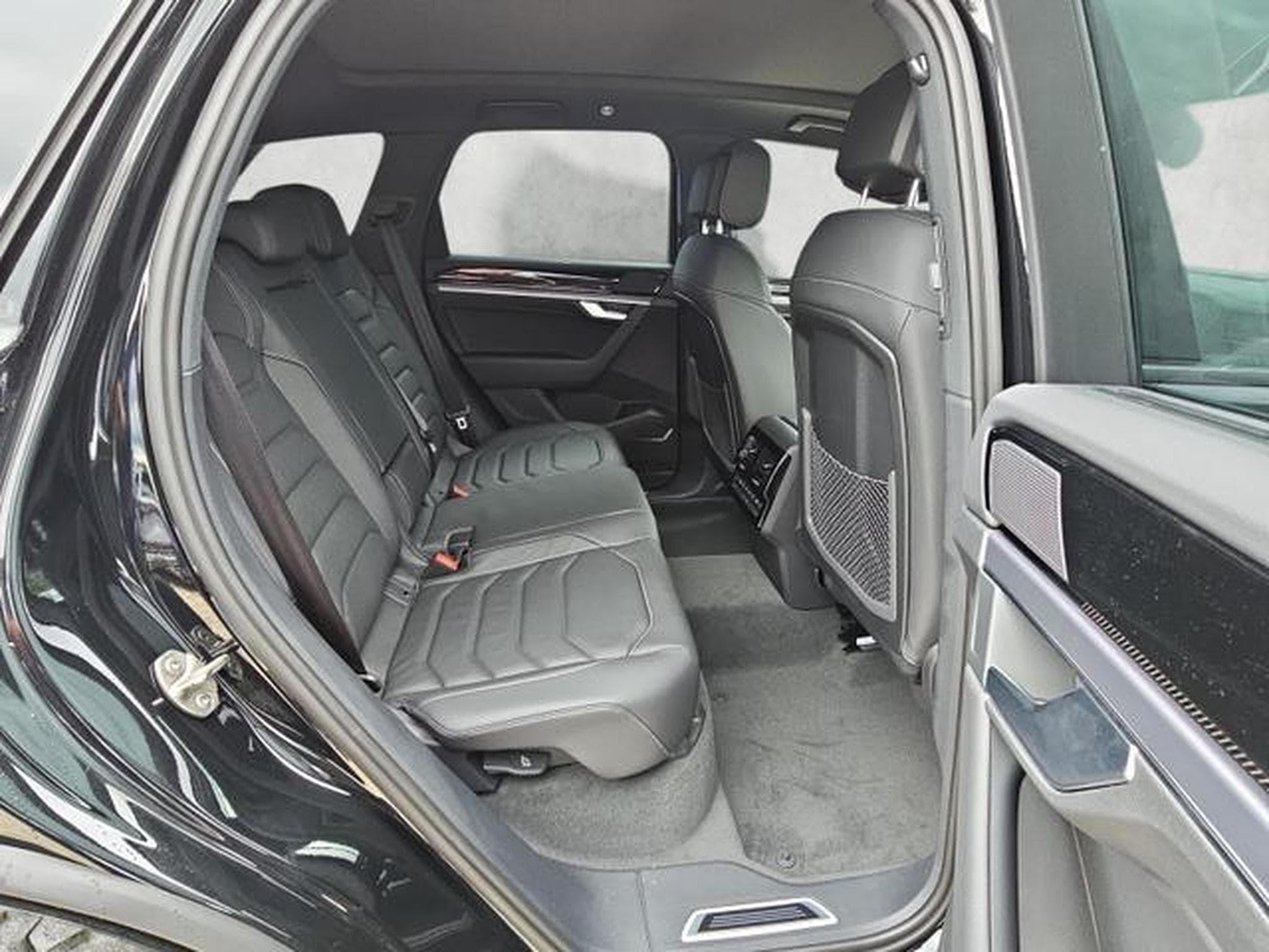 VW Touareg 3.0 TDI 210 kW 4Motion R-Line (2026) - Photo 13
