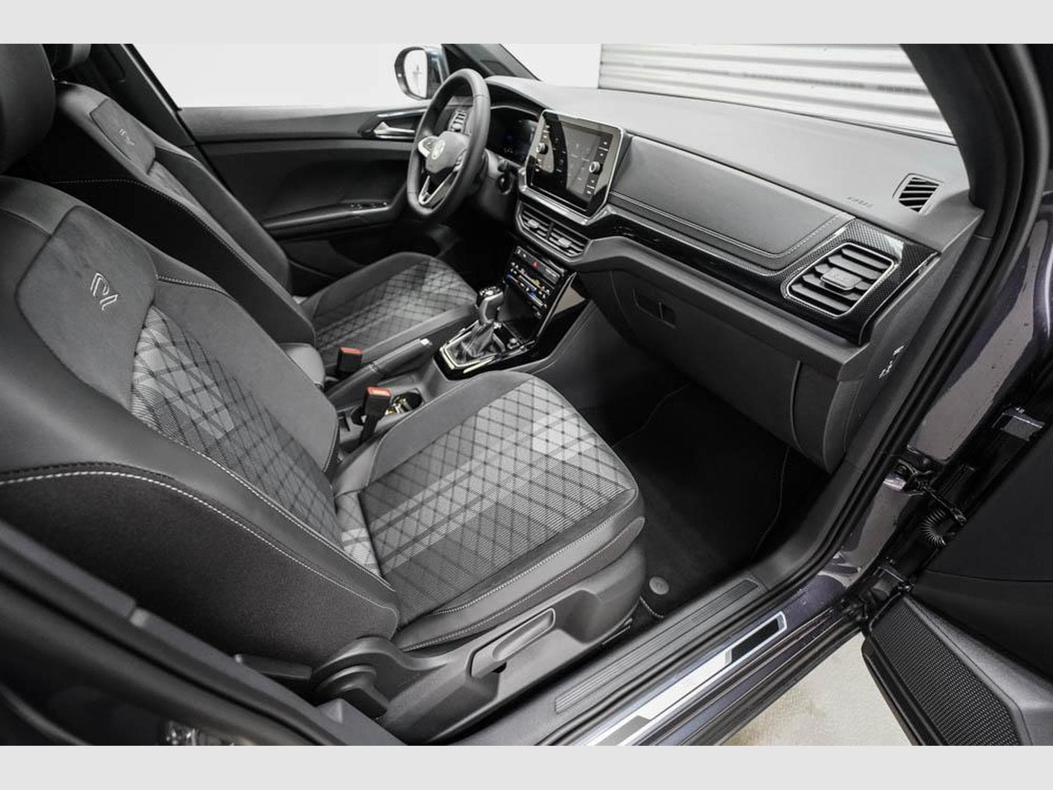 VW T-Cross 1,0 TSI DSG (2026) - Foto 18
