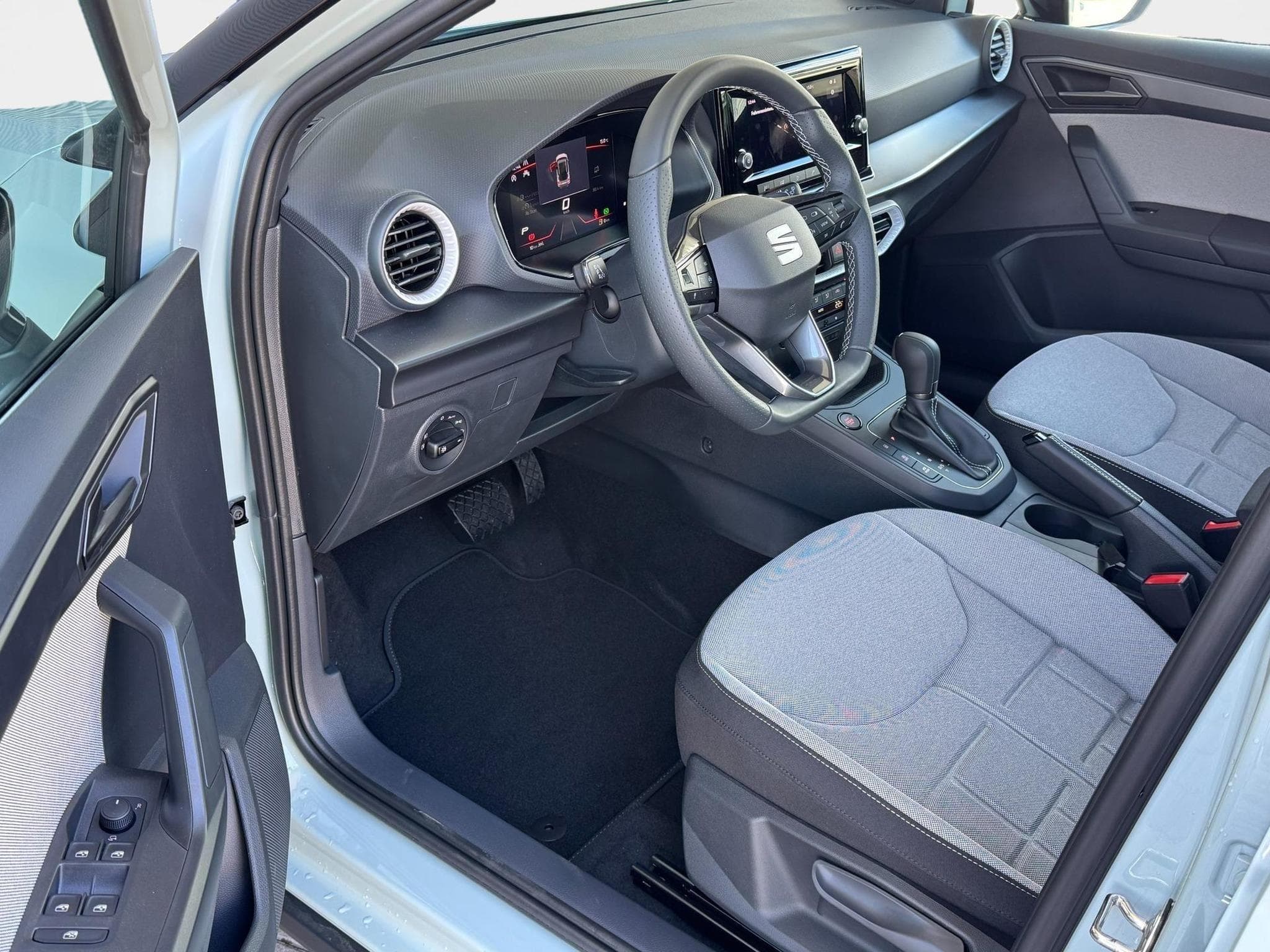 Seat Arona FR (2026) - Foto 10
