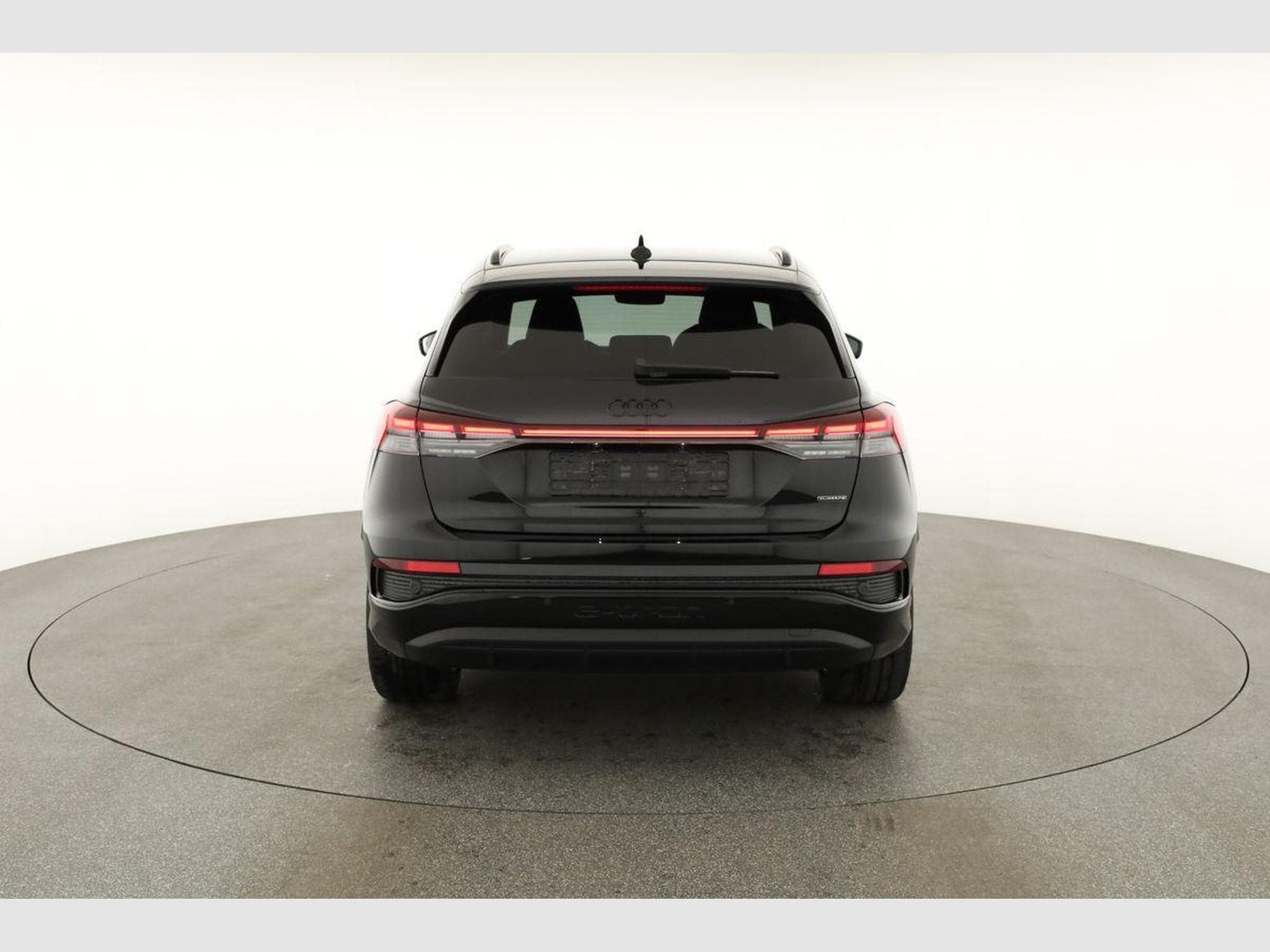 Audi Q4 e-tron 45 e-tron basis quattro (2026) - Photo 17