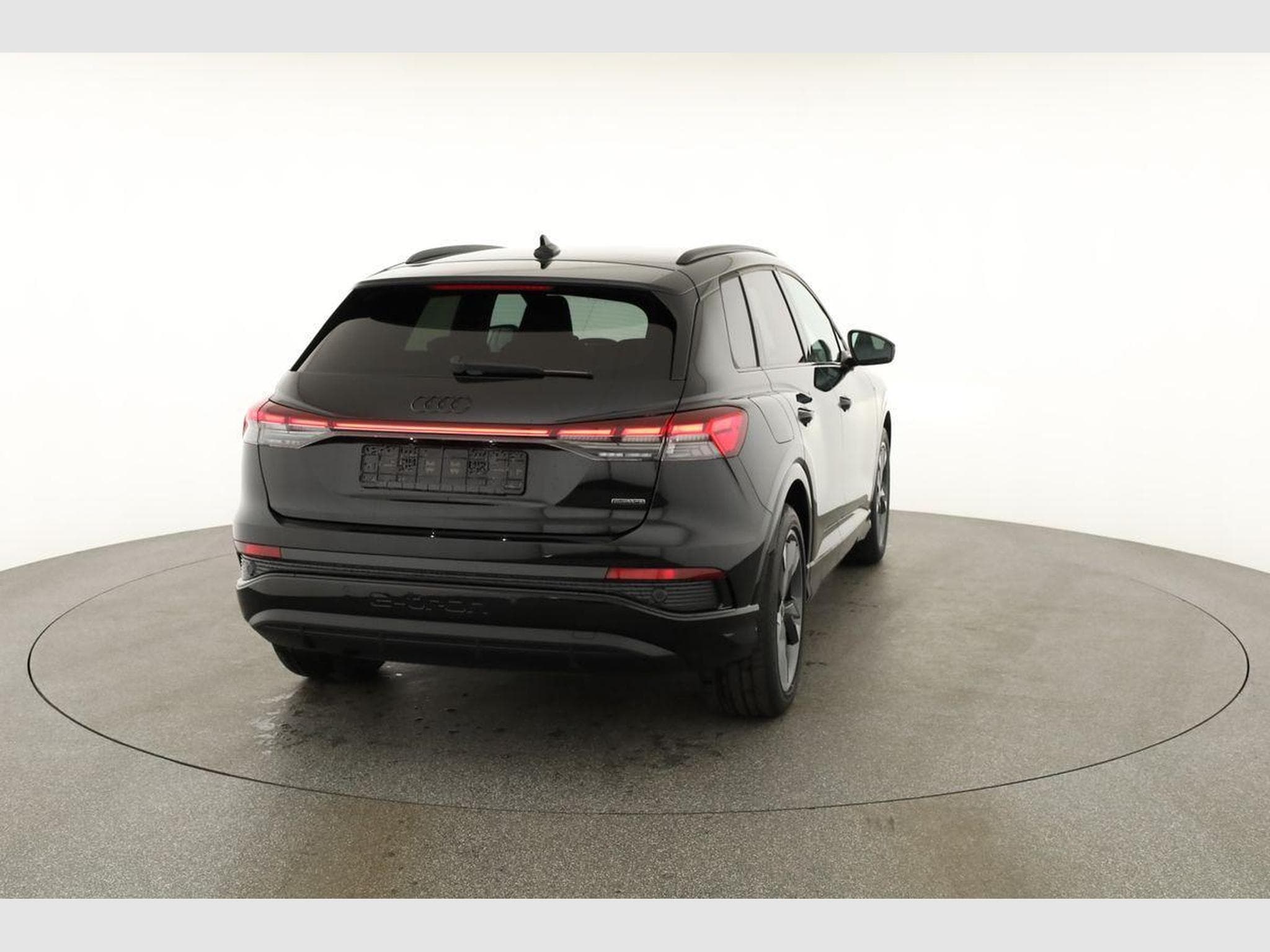 Audi Q4 e-tron 45 e-tron basis quattro (2026) - Photo 18