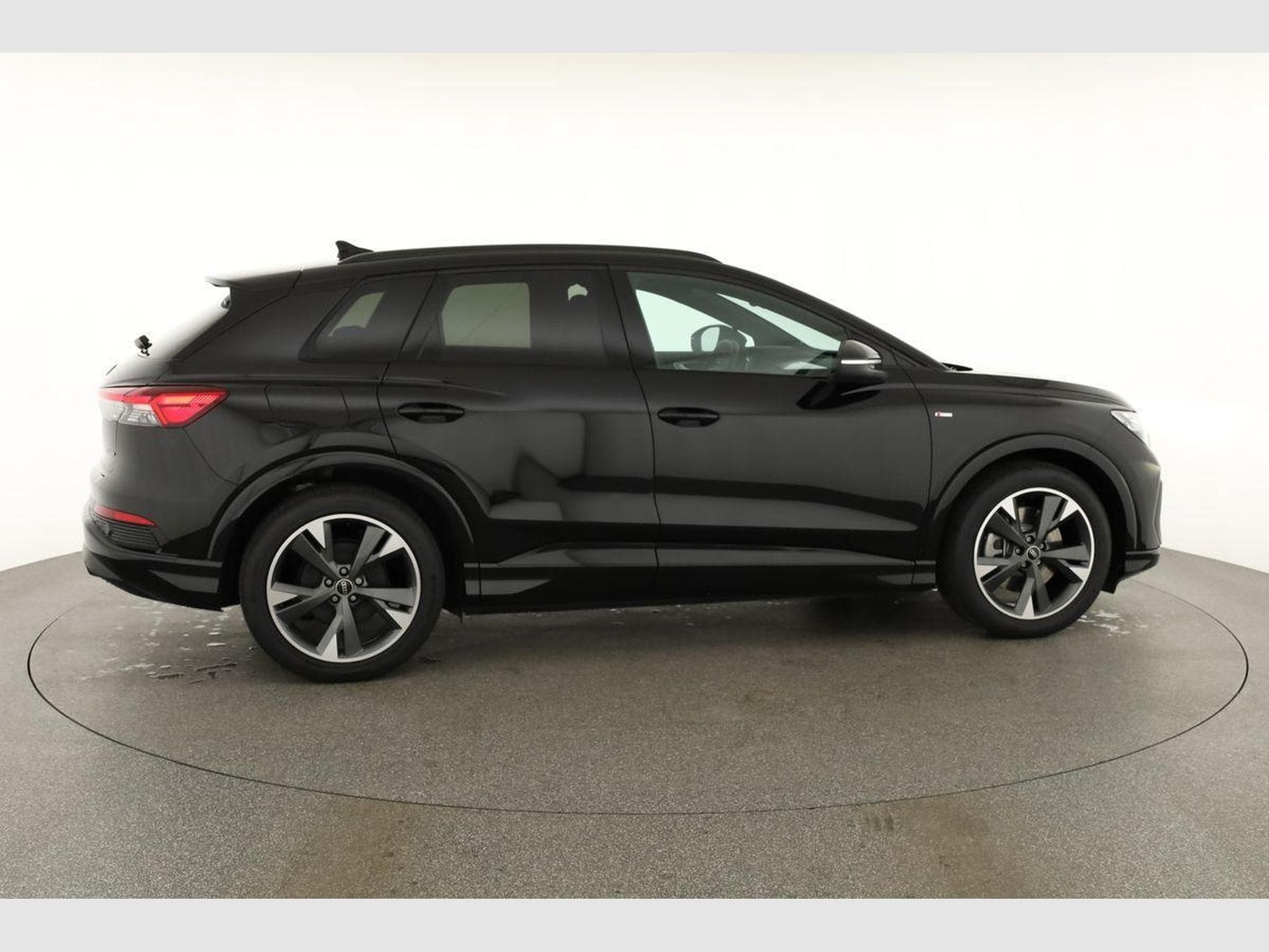 Audi Q4 e-tron 45 e-tron basis quattro (2026) - Photo 22