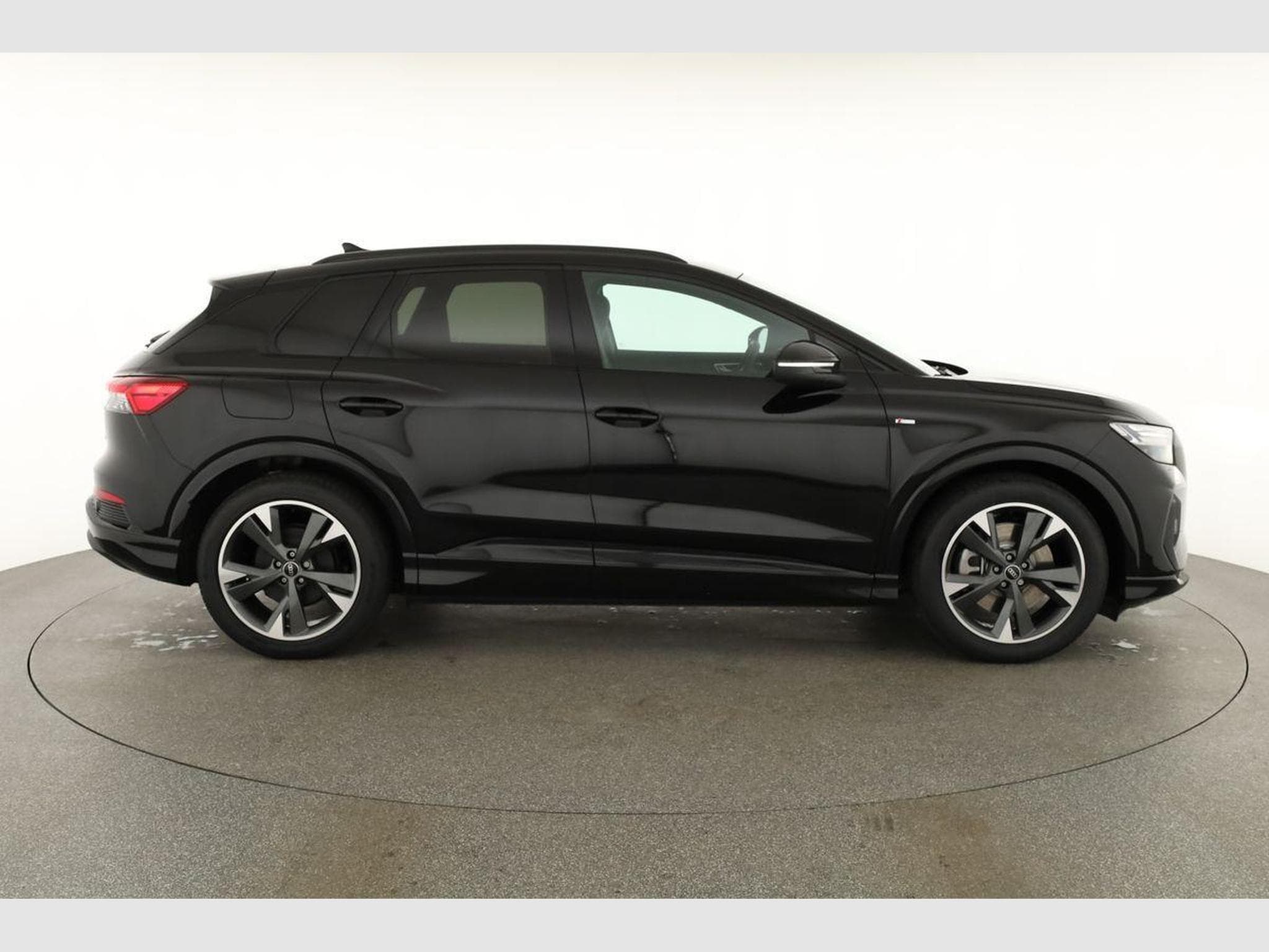 Audi Q4 e-tron 45 e-tron basis quattro (2026) - Photo 23