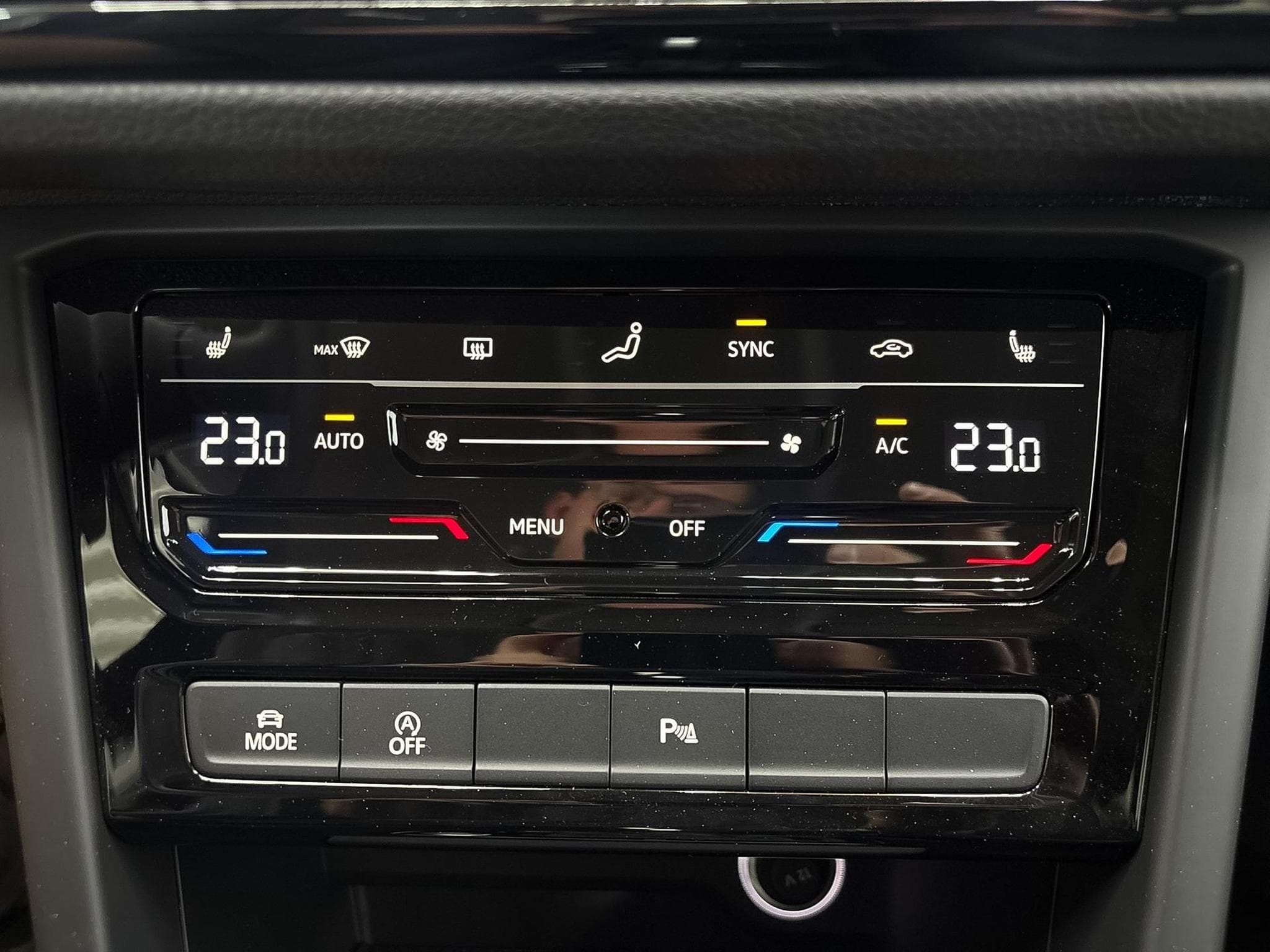 VW Touran R-LINE (2026) - Foto 12