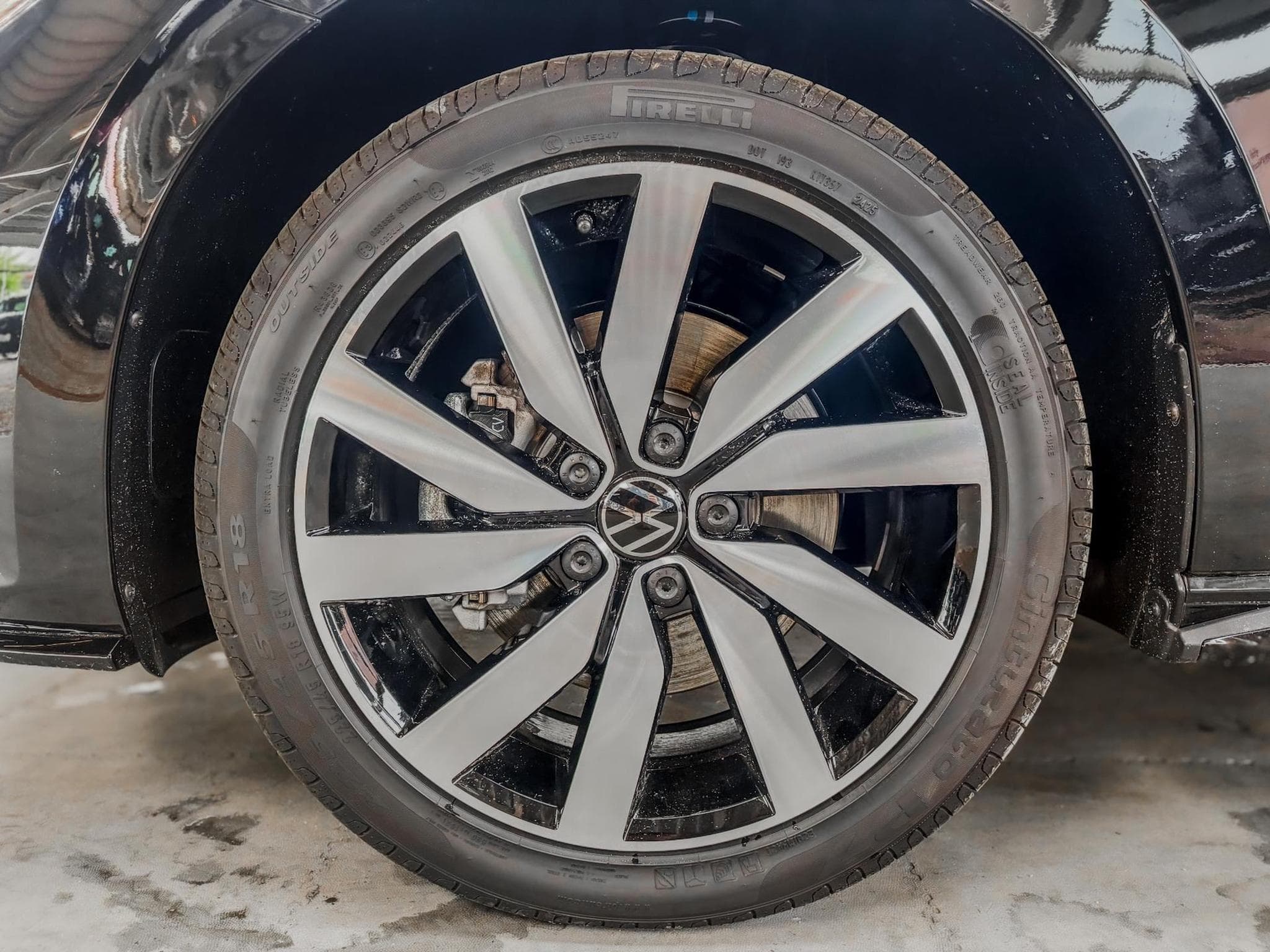 VW Touran R-LINE (2026) - Foto 20