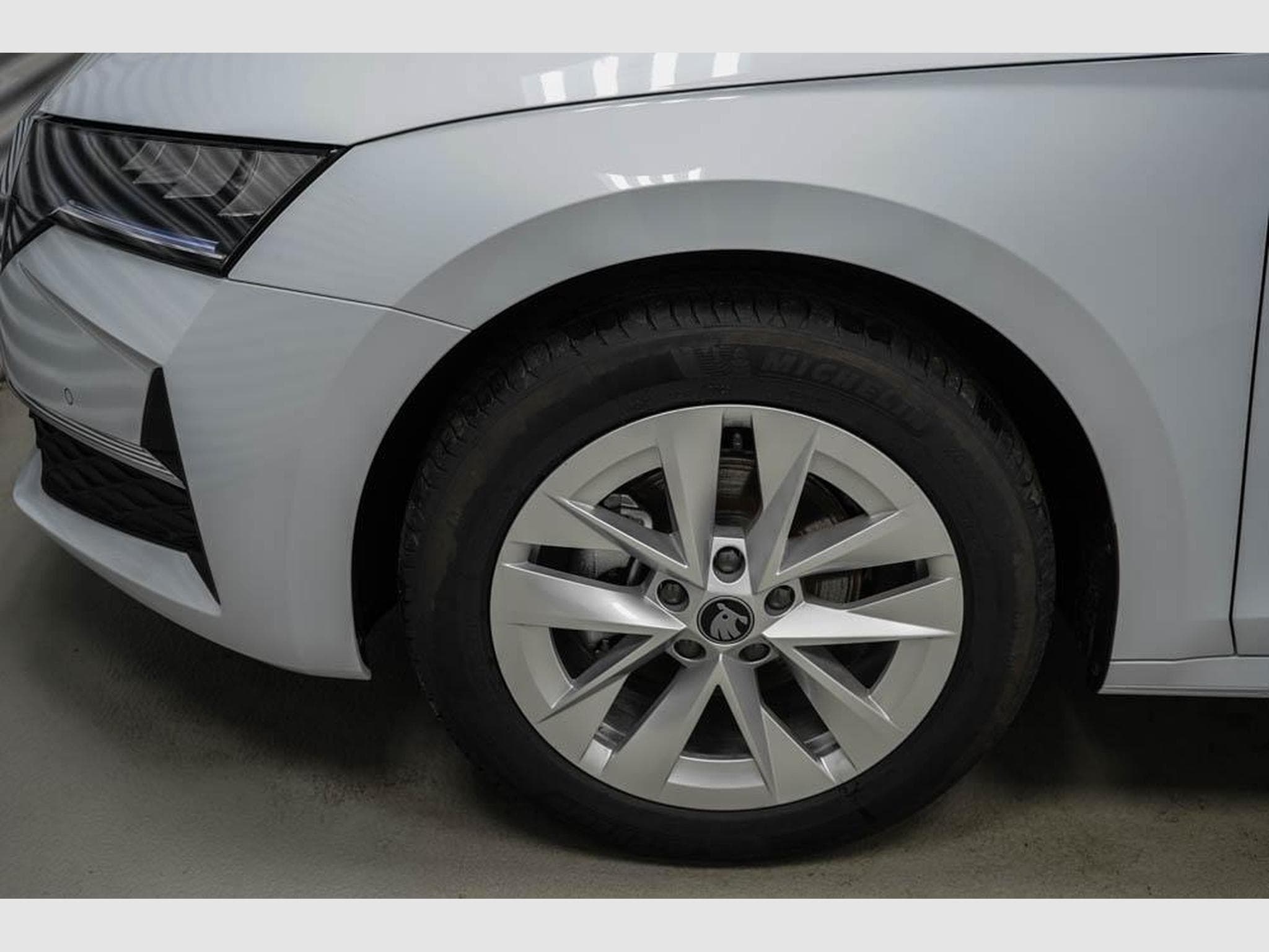 Skoda Octavia Kombi 1,5 eTSI (2026) - Photo 5