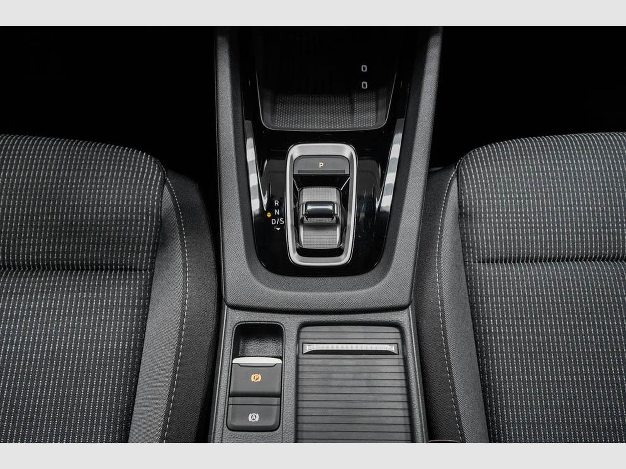 Skoda Octavia Kombi 1,5 eTSI (2025) - Photo 12