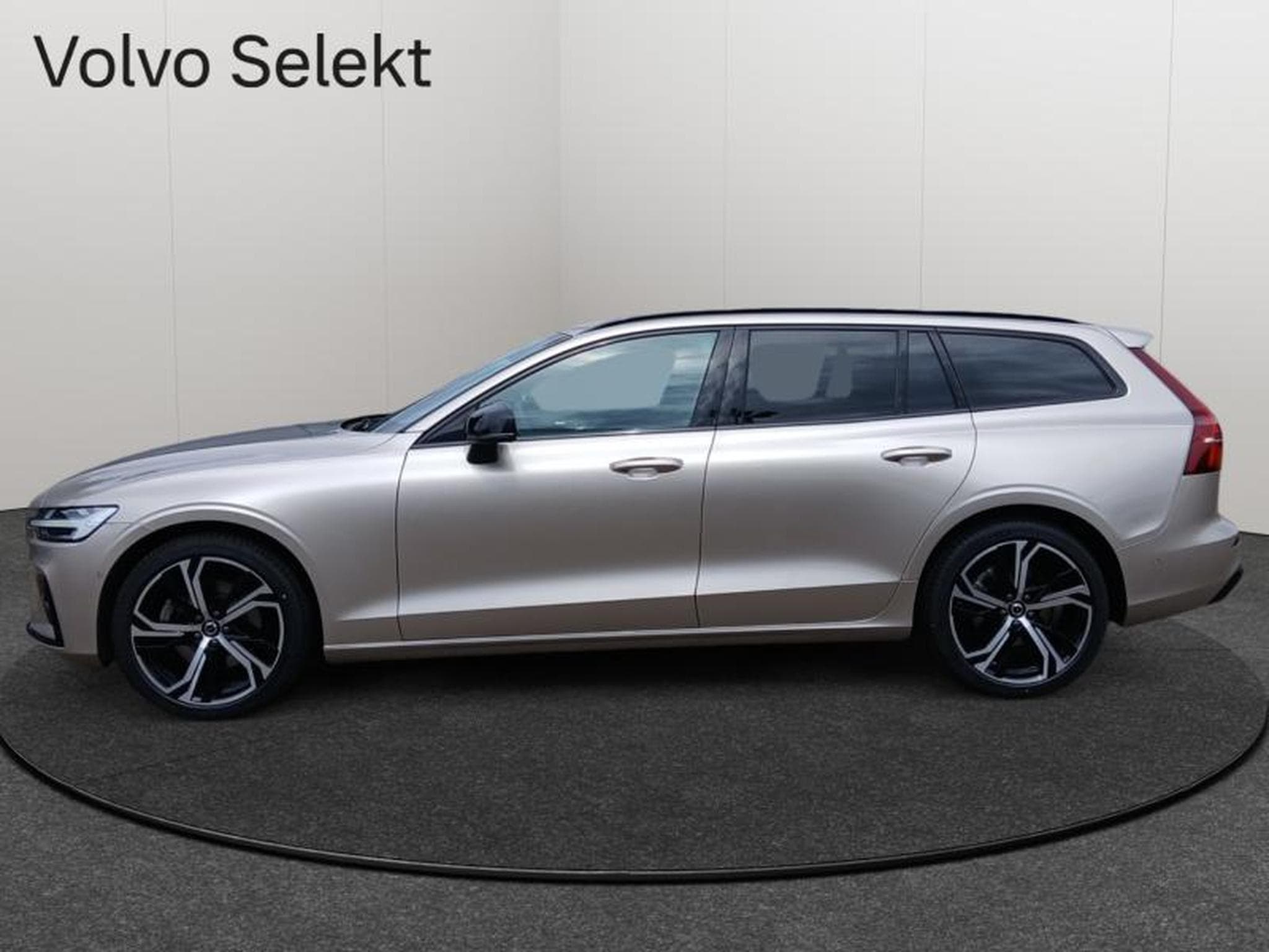 Volvo V60 B4 Plus Dark / Essence (2025) - Foto 23