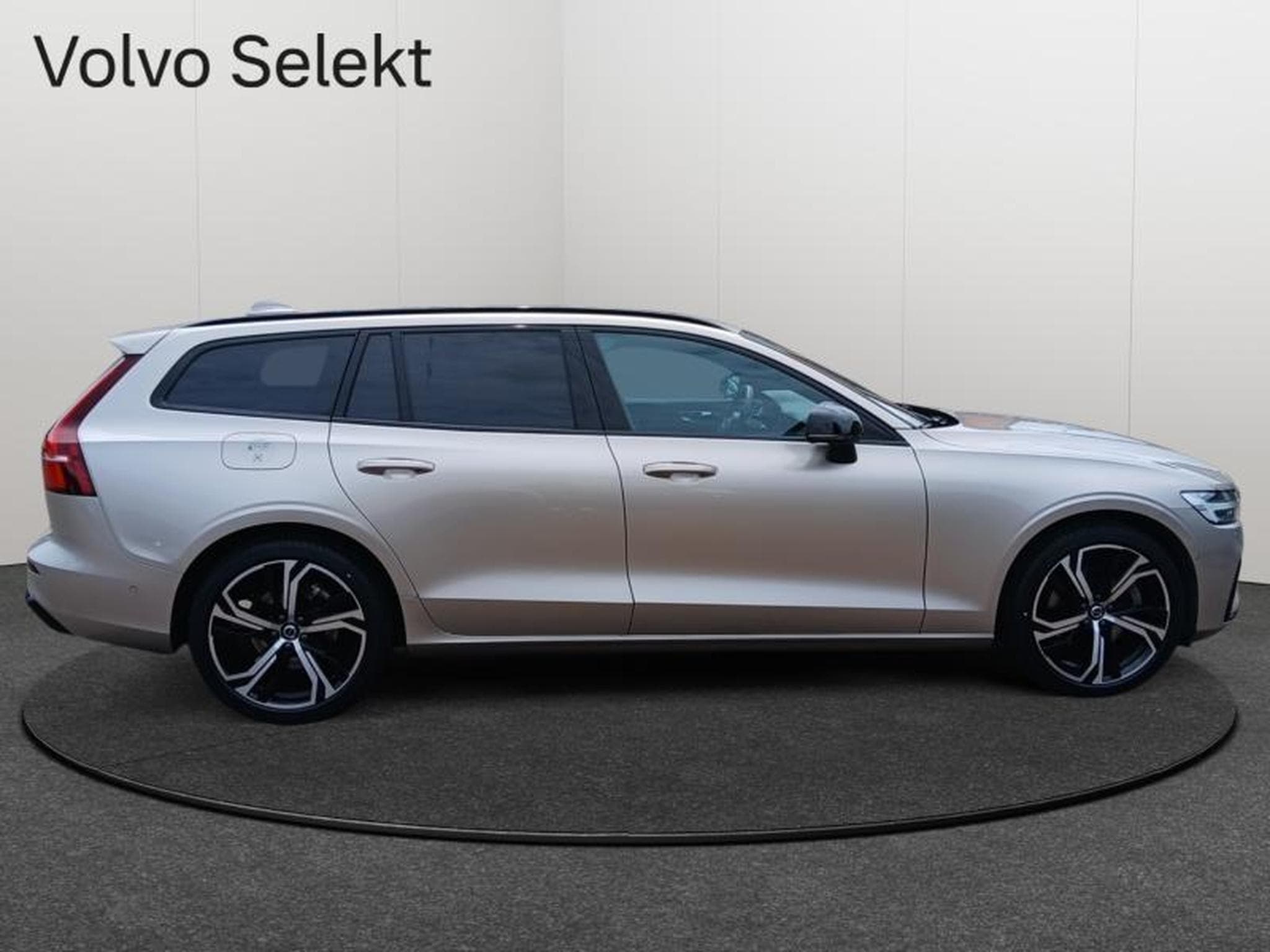 Volvo V60 B4 Plus Dark / Essence (2025) - Foto 27