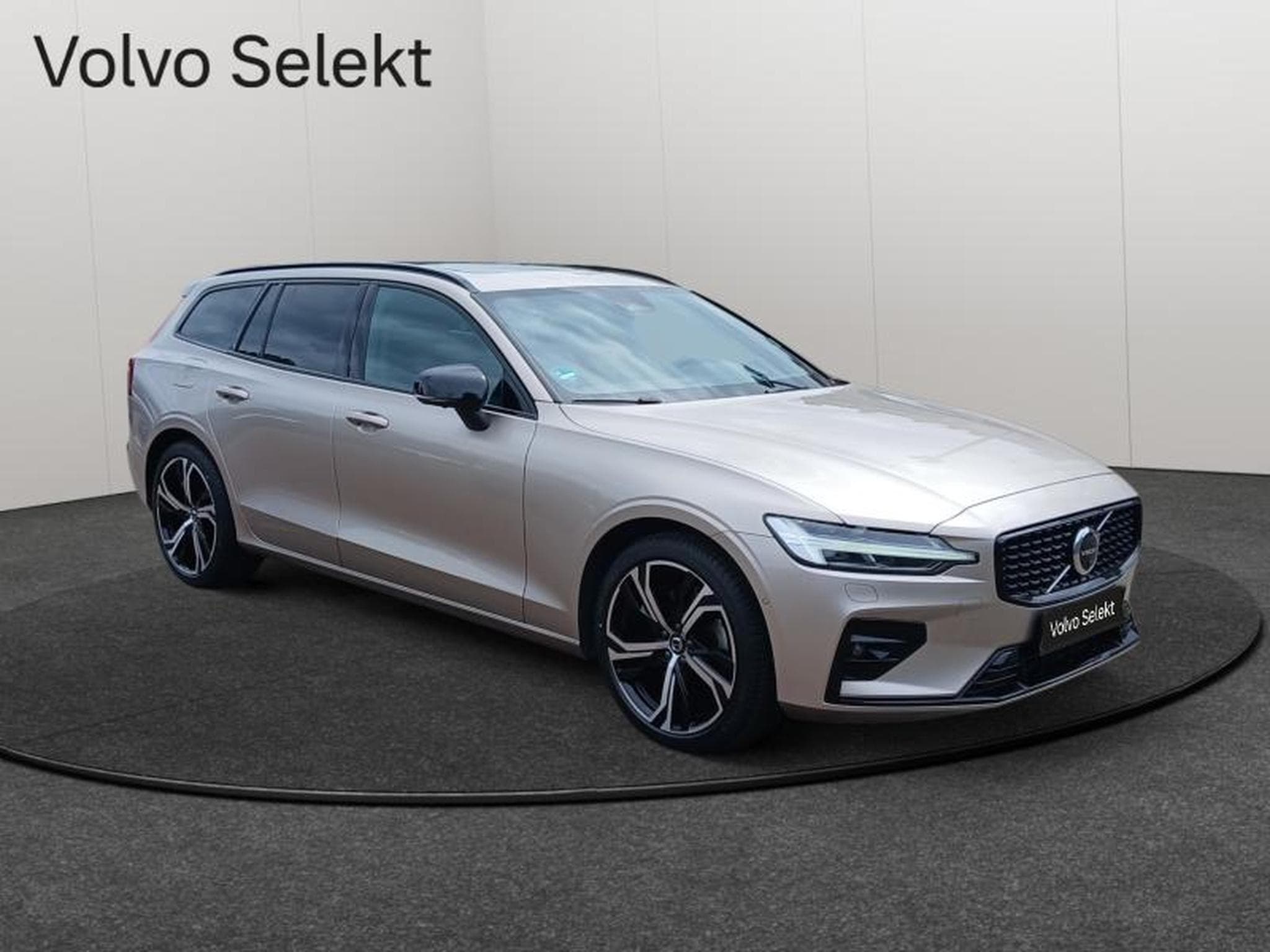 Volvo V60 B4 Plus Dark / Essence (2025) - Foto 28