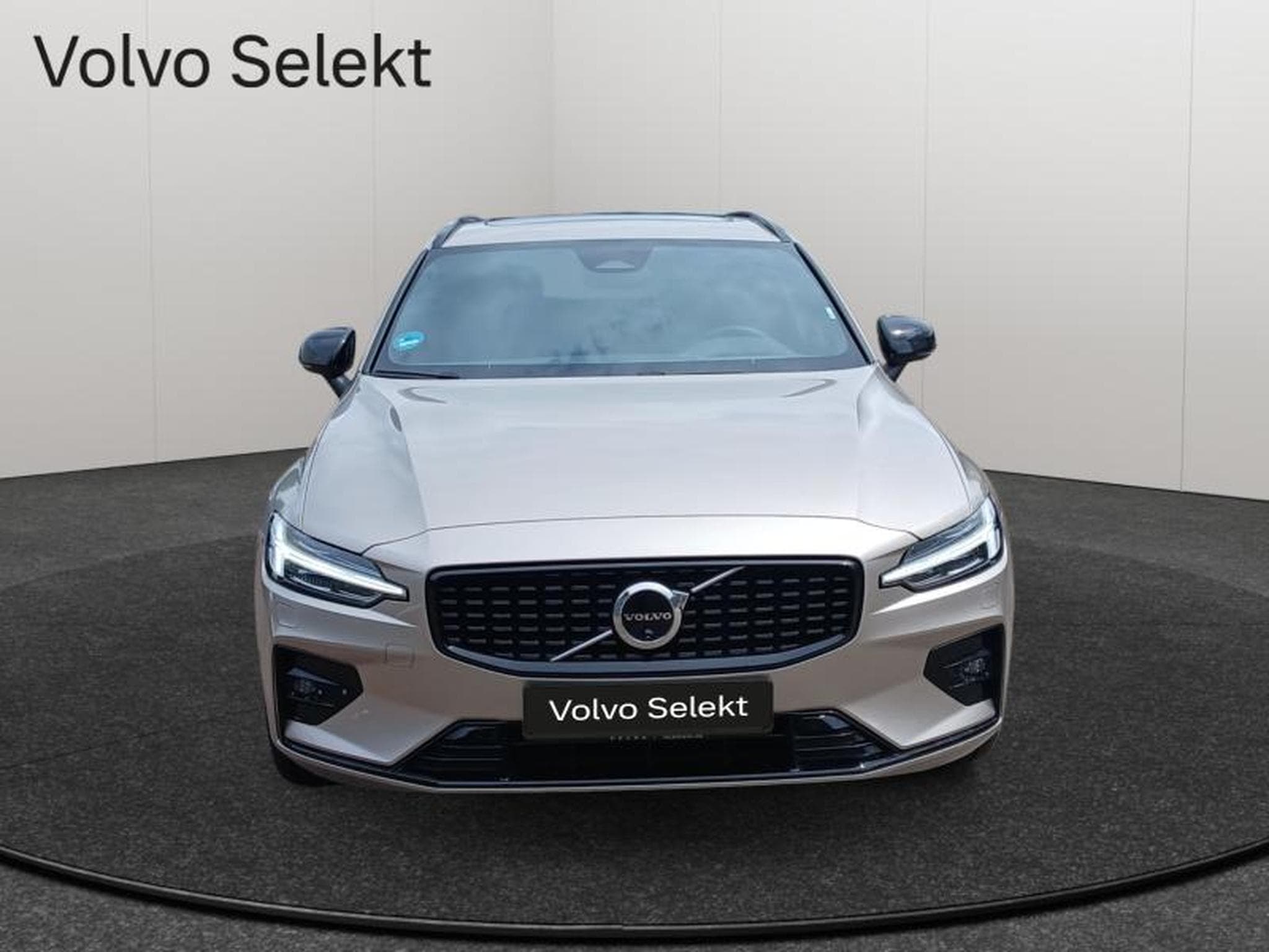 Volvo V60 B4 Plus Dark / Essence (2025) - Foto 29