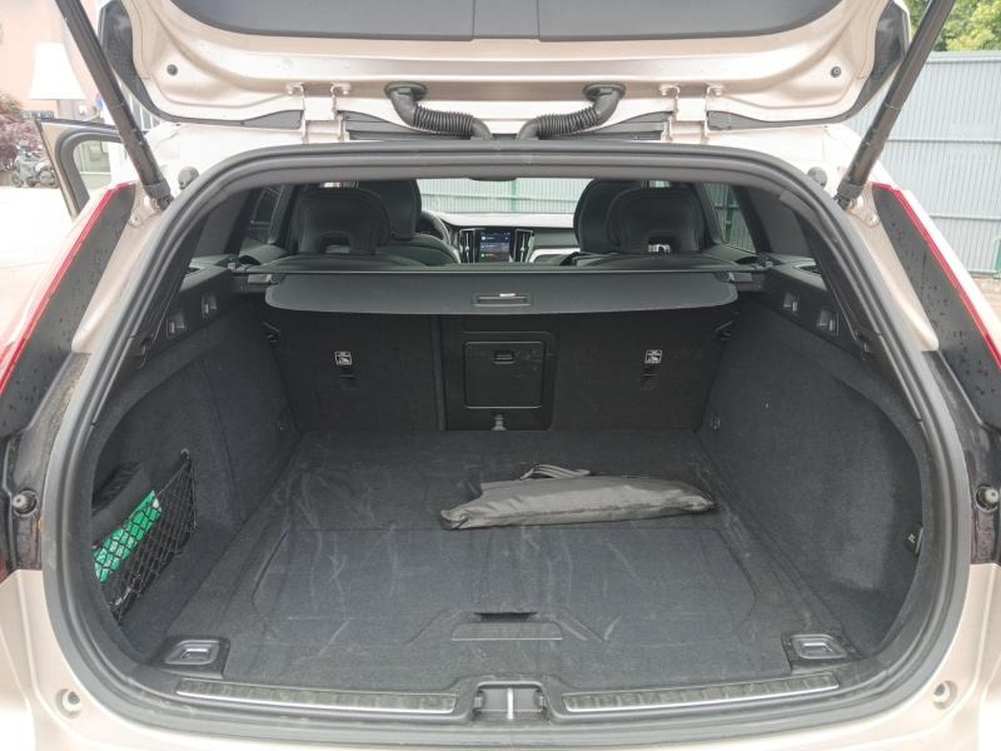 Volvo V60 B4 Plus Dark / Essence (2025) - Foto 40