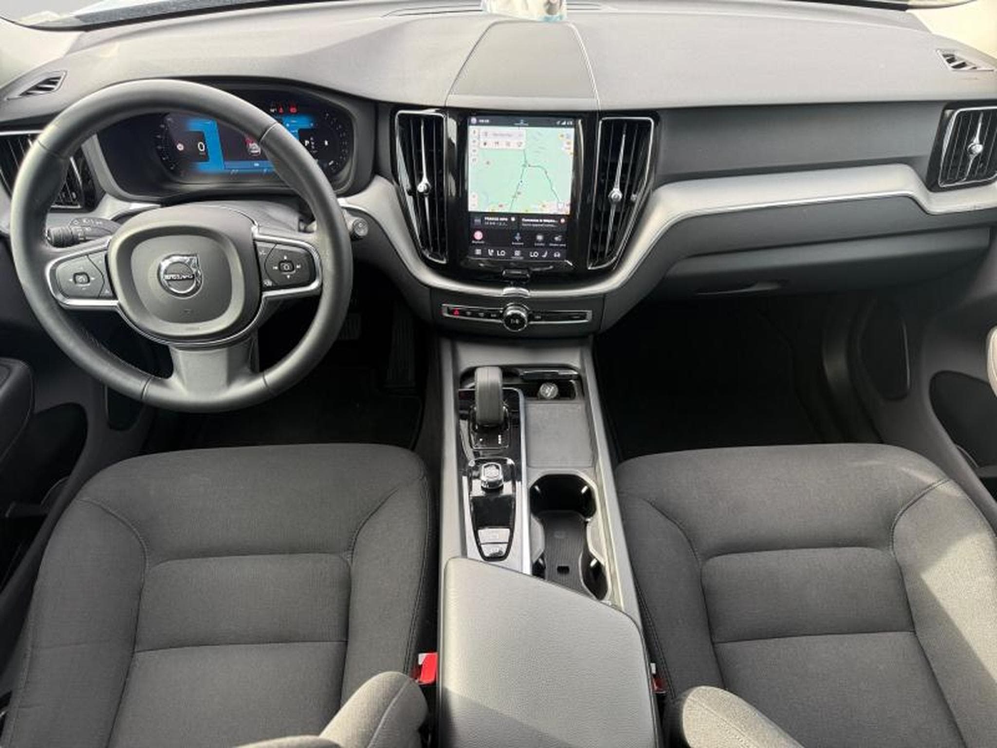 Volvo XC60 B4 Core / Essence (2022) - Foto 10