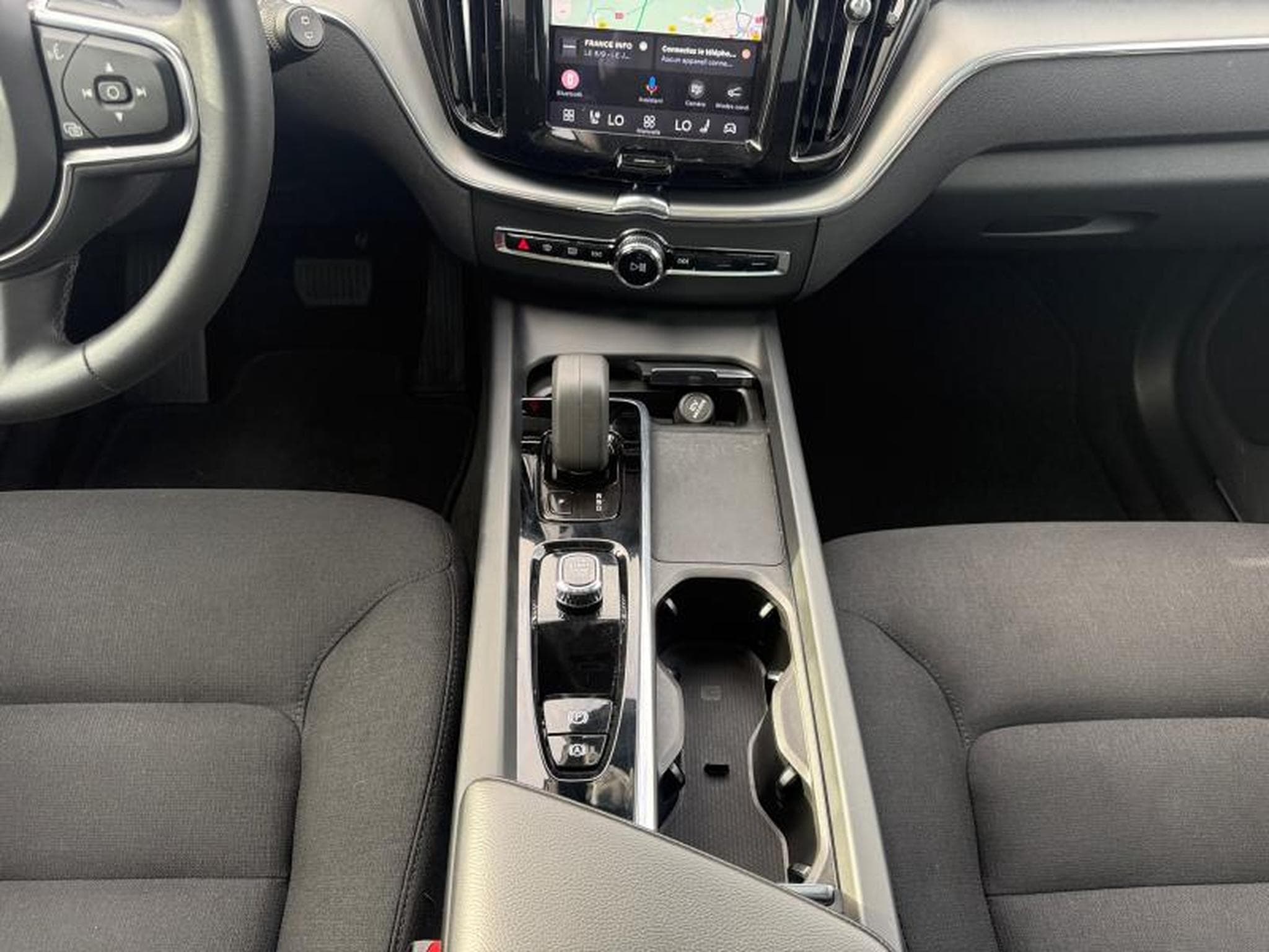 Volvo XC60 B4 Core / Essence (2022) - Foto 11