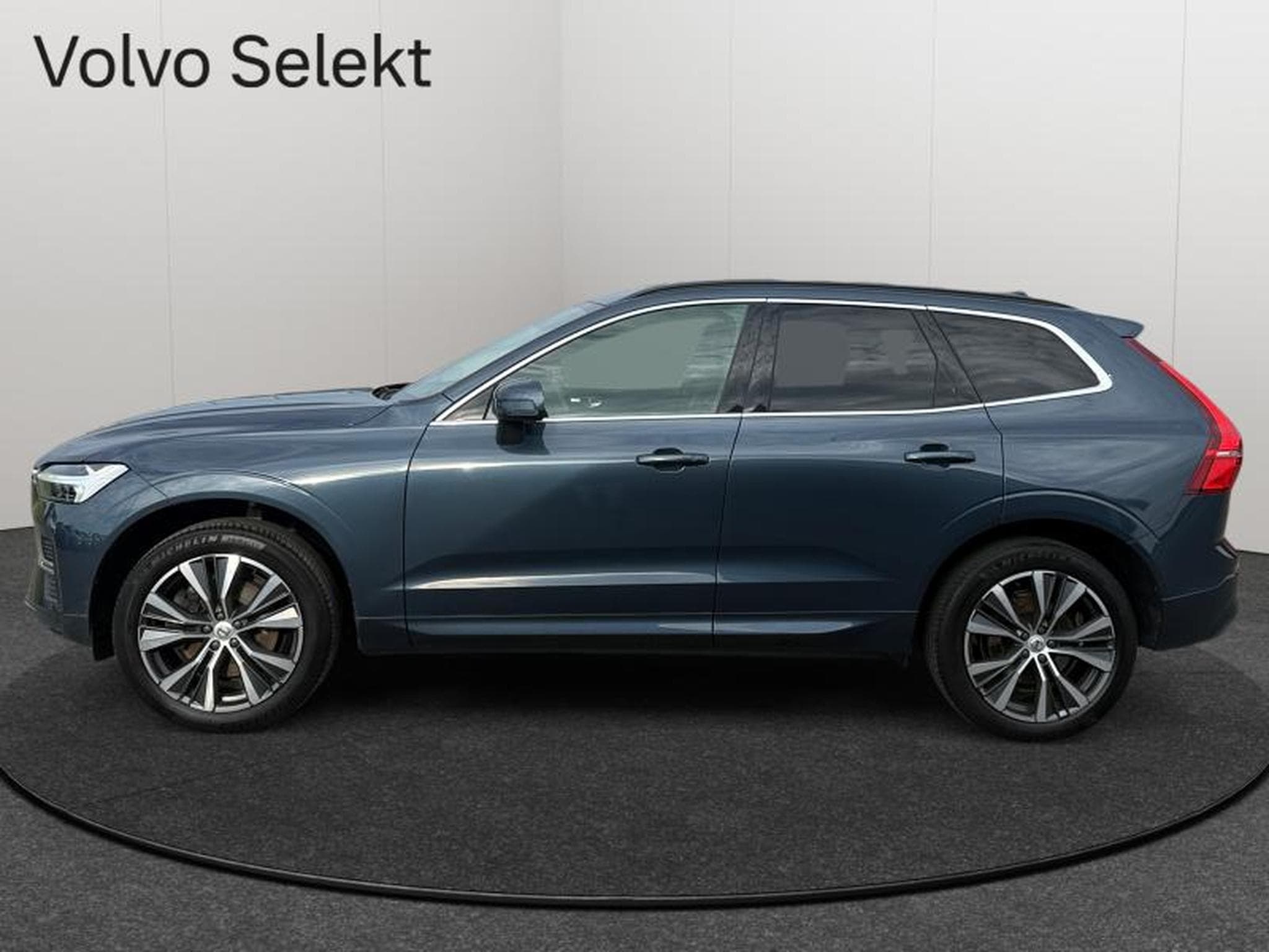 Volvo XC60 B4 Core / Essence (2022) - Foto 2