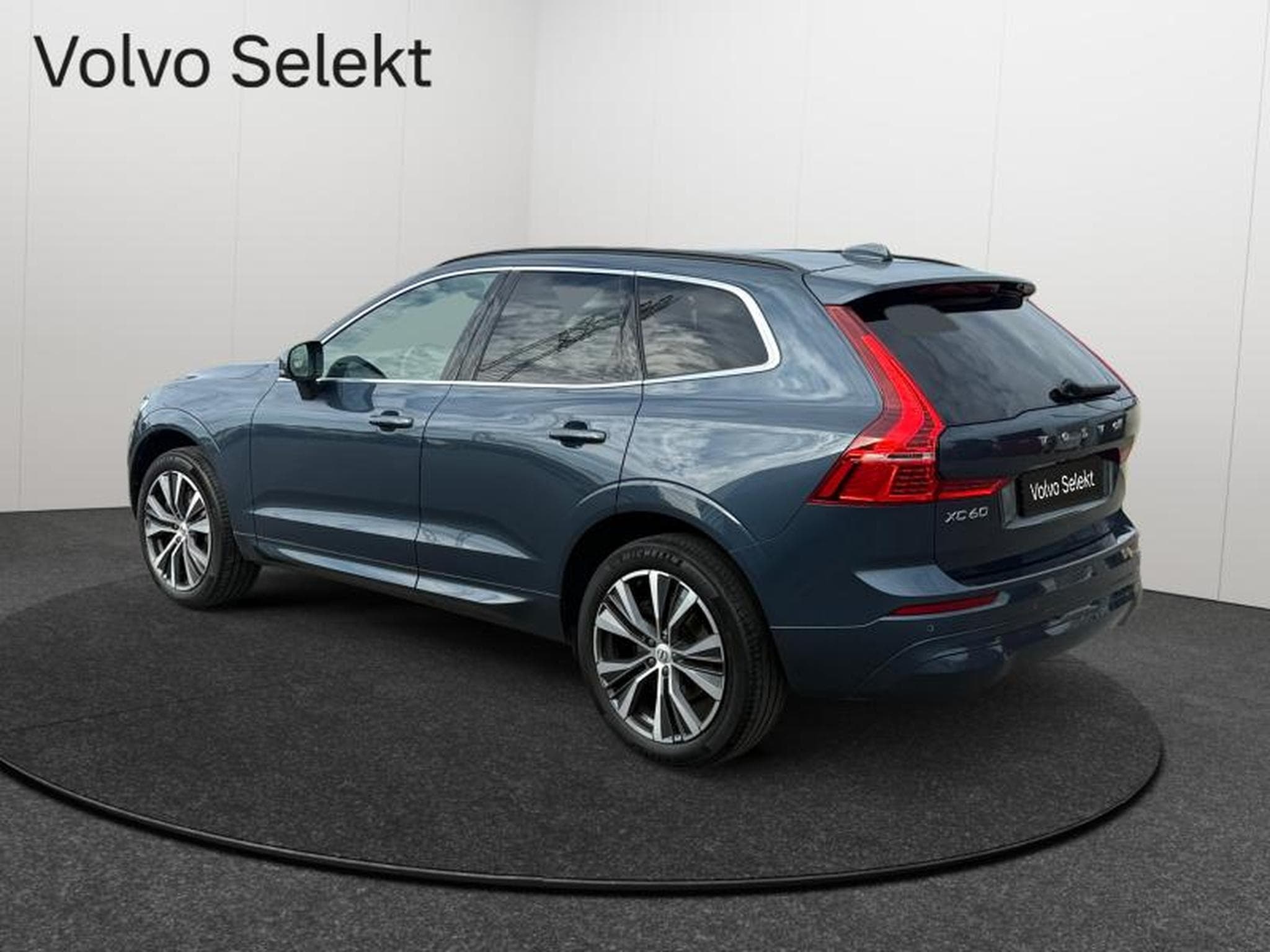 Volvo XC60 B4 Core / Essence (2022) - Foto 3